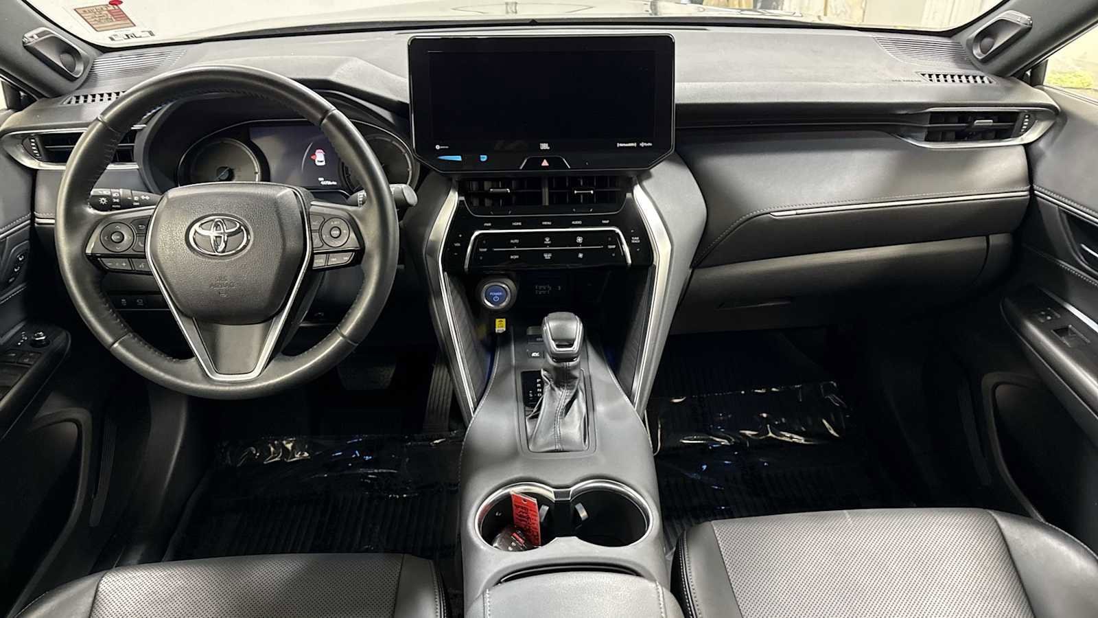 Thumbnail: 2022 Toyota Venza - 26