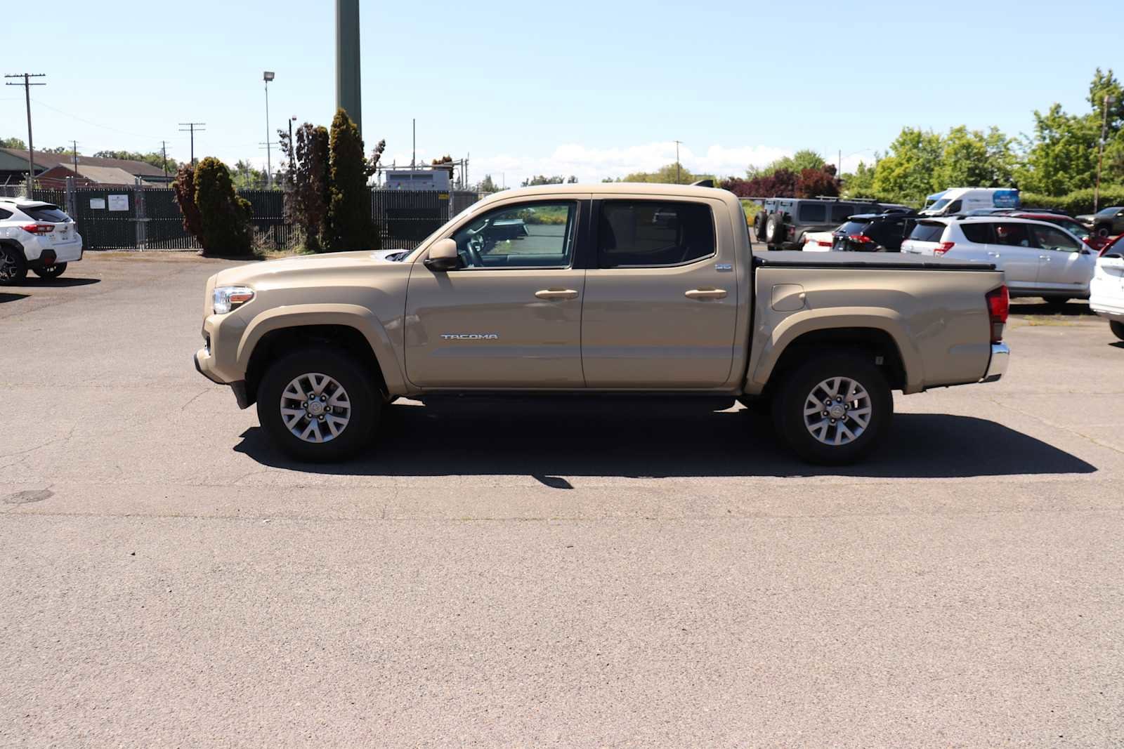 Thumbnail: 2019 Toyota Tacoma - 8