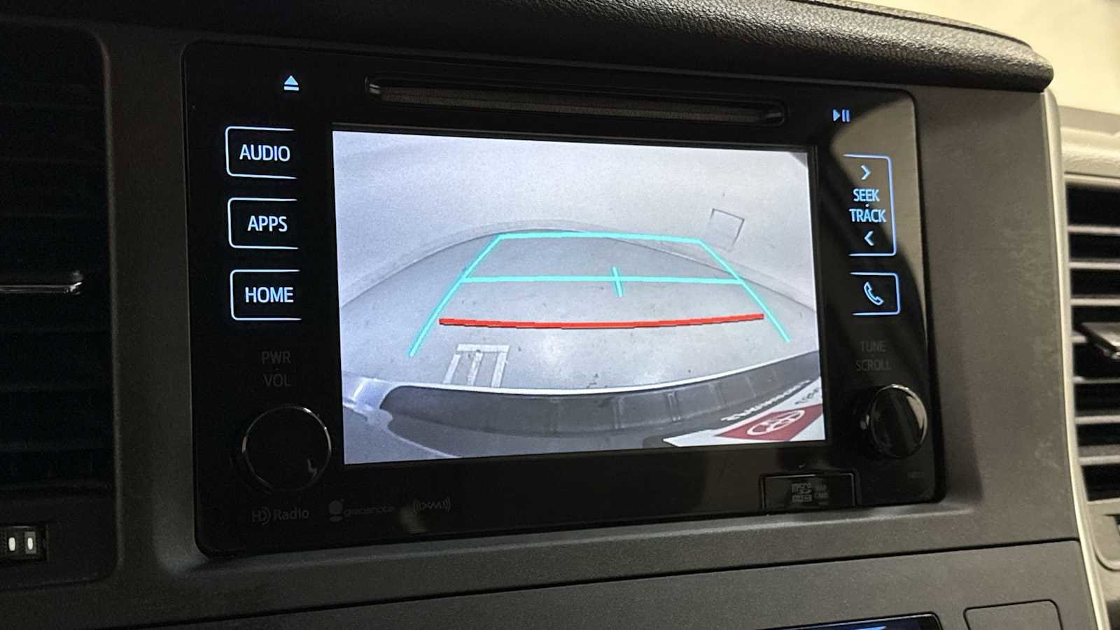 Thumbnail: 2017 Toyota Sienna - 19