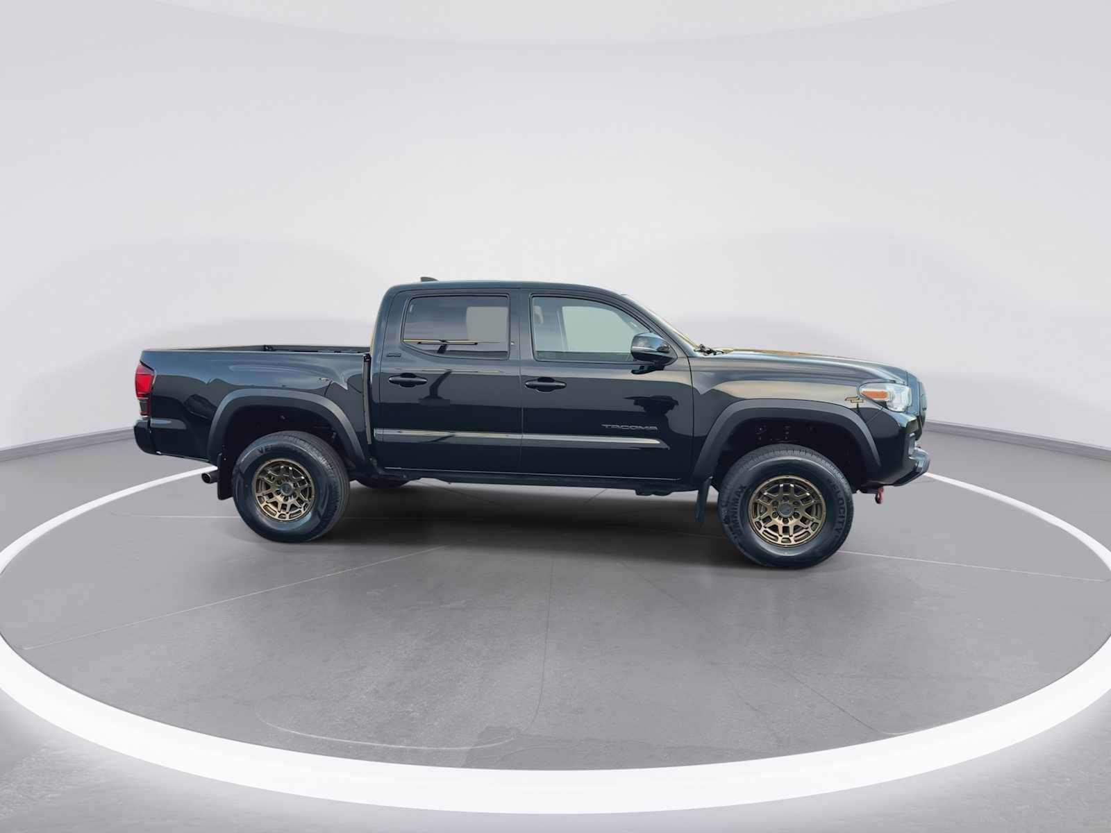 Thumbnail: 2022 Toyota Tacoma - 9