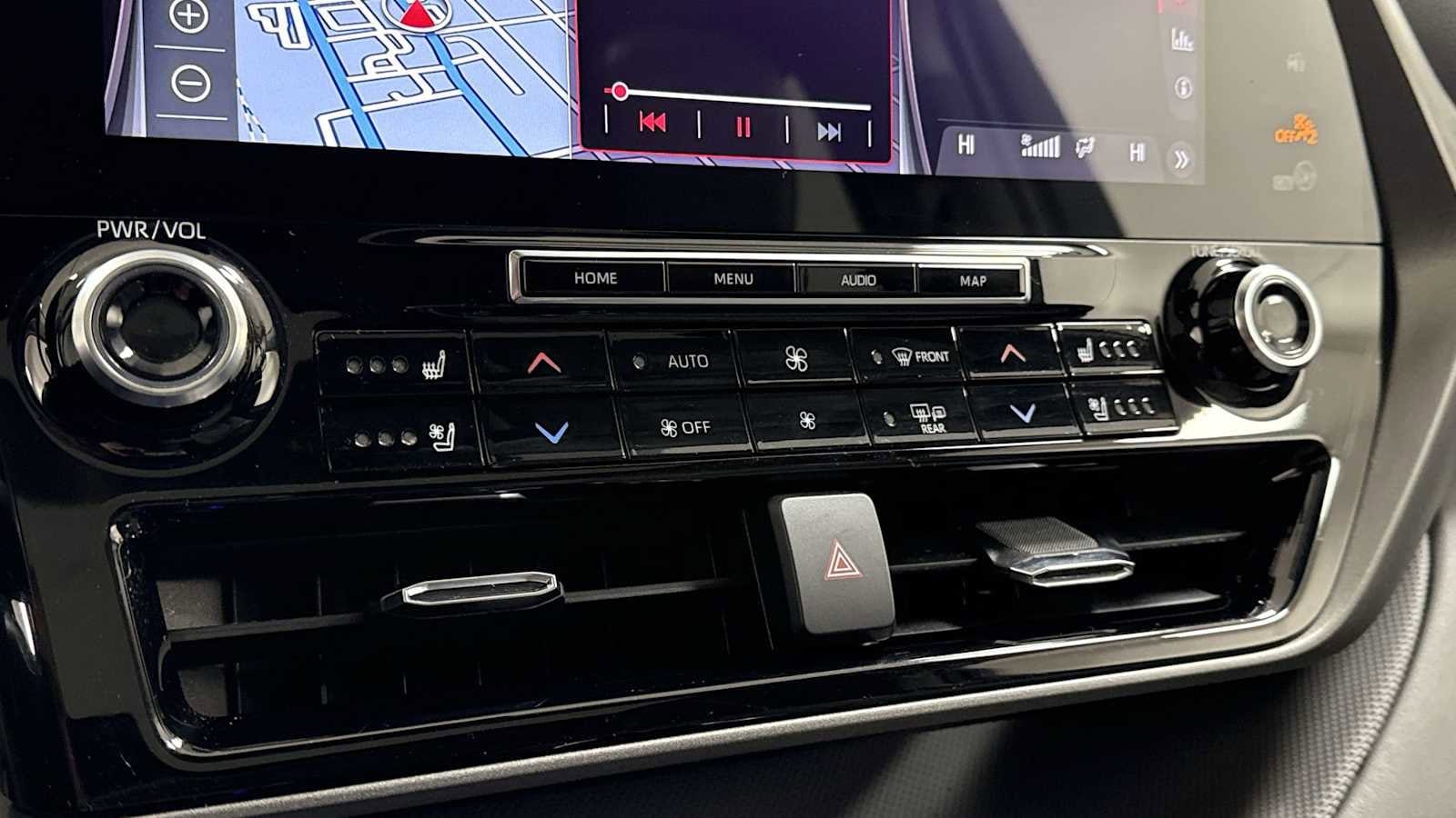 Thumbnail: 2021 Toyota Highlander - 21