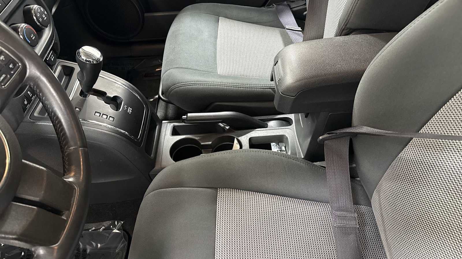 Thumbnail: 2014 Jeep Patriot - 21