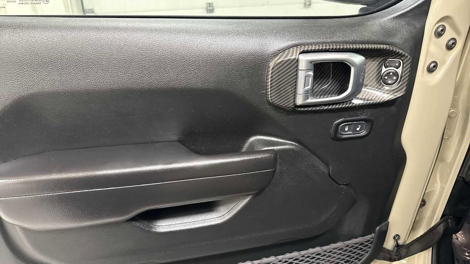 Thumbnail: 2020 Jeep Gladiator - 15