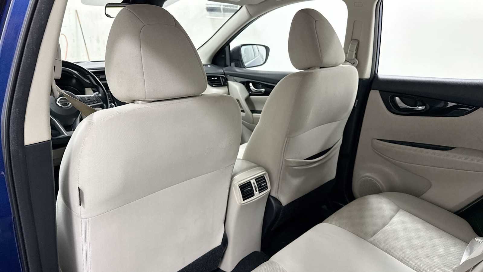 Thumbnail: 2022 Nissan Rogue Sport - 24