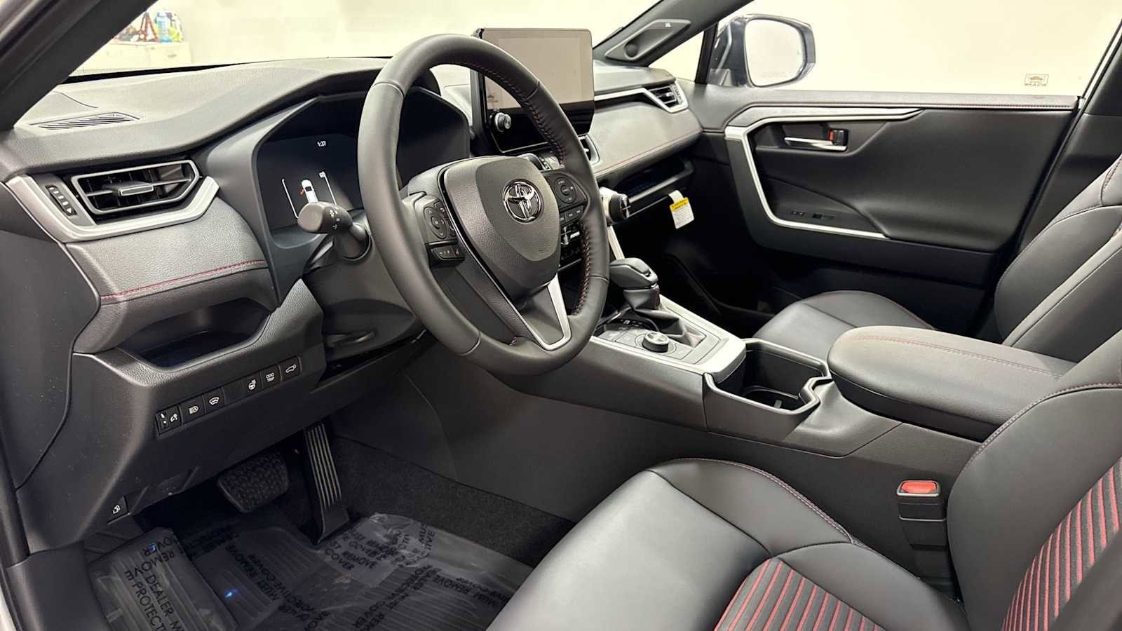 Thumbnail: 2025 Toyota RAV4 - 12