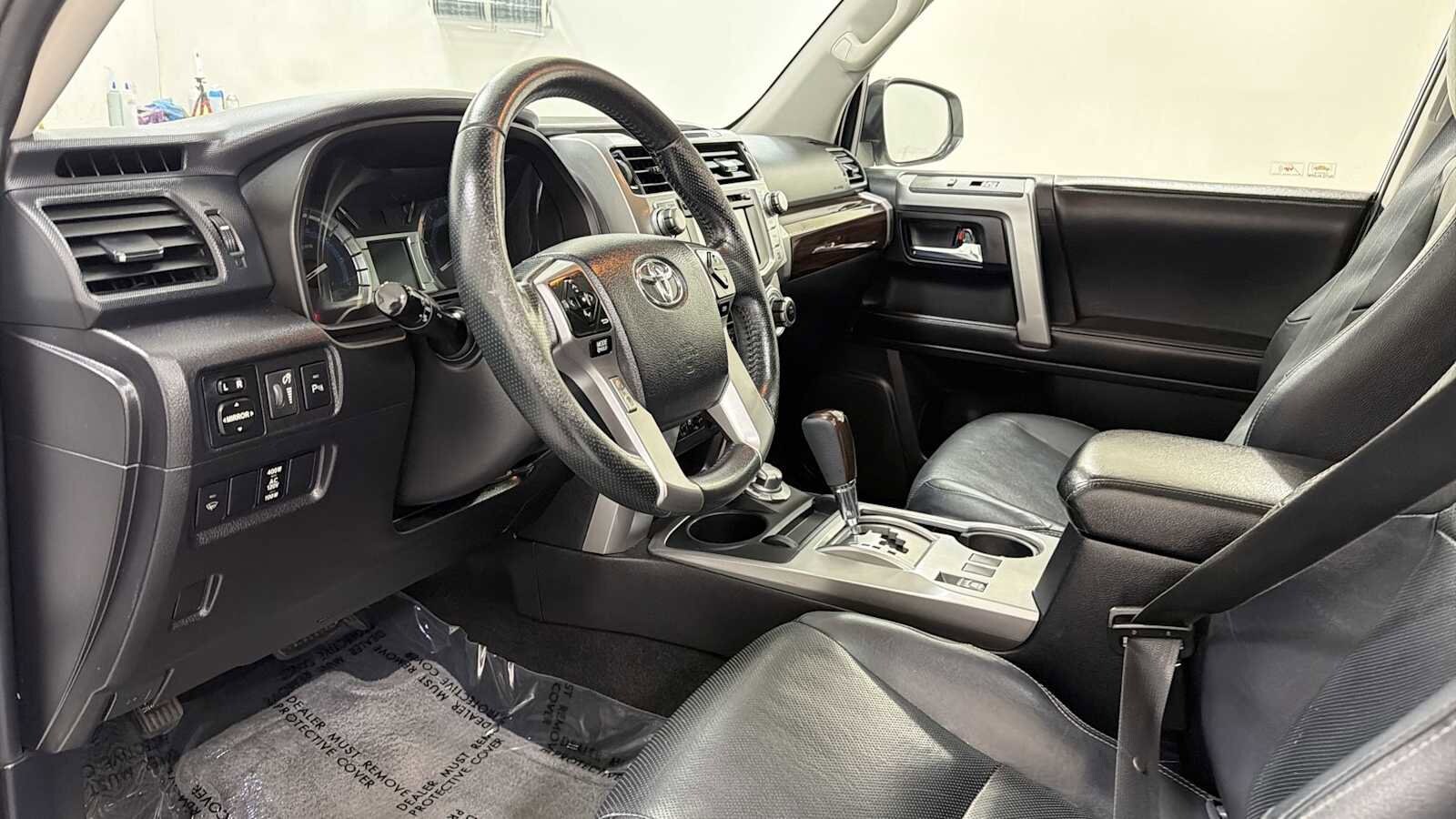 Thumbnail: 2015 Toyota 4Runner - 12