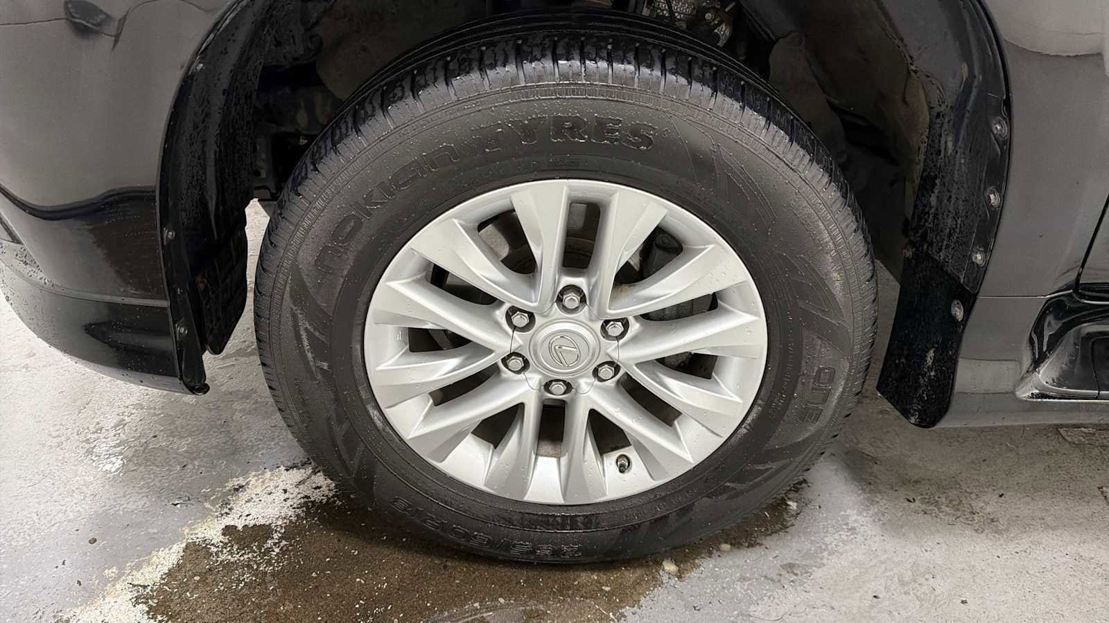 Thumbnail: 2019 Lexus GX - 10