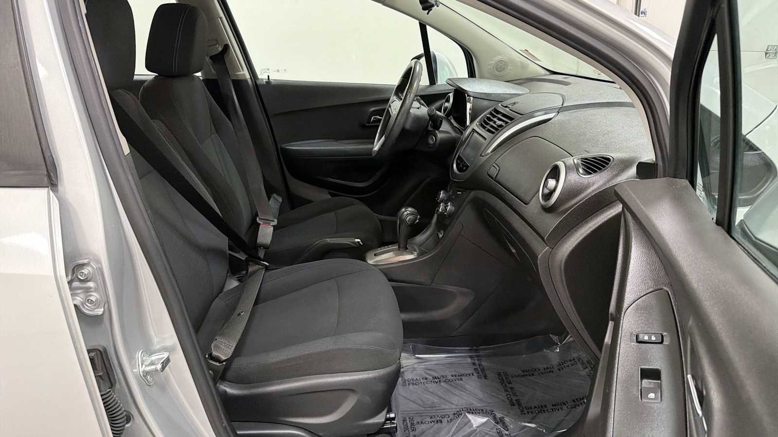 Thumbnail: 2016 Chevrolet Trax - 28