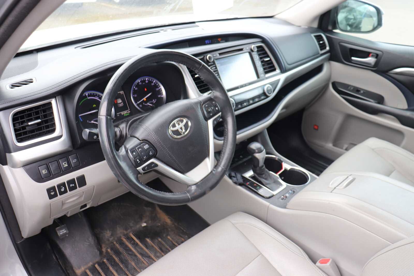 Thumbnail: 2018 Toyota Highlander - 10