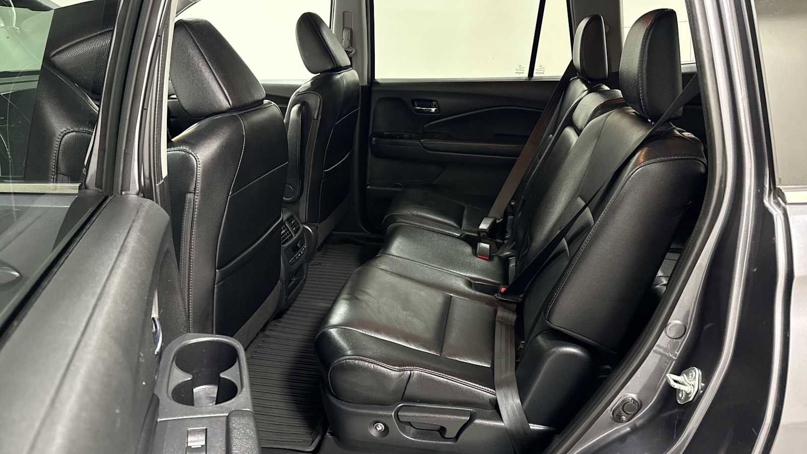 Thumbnail: 2018 Honda Pilot - 24