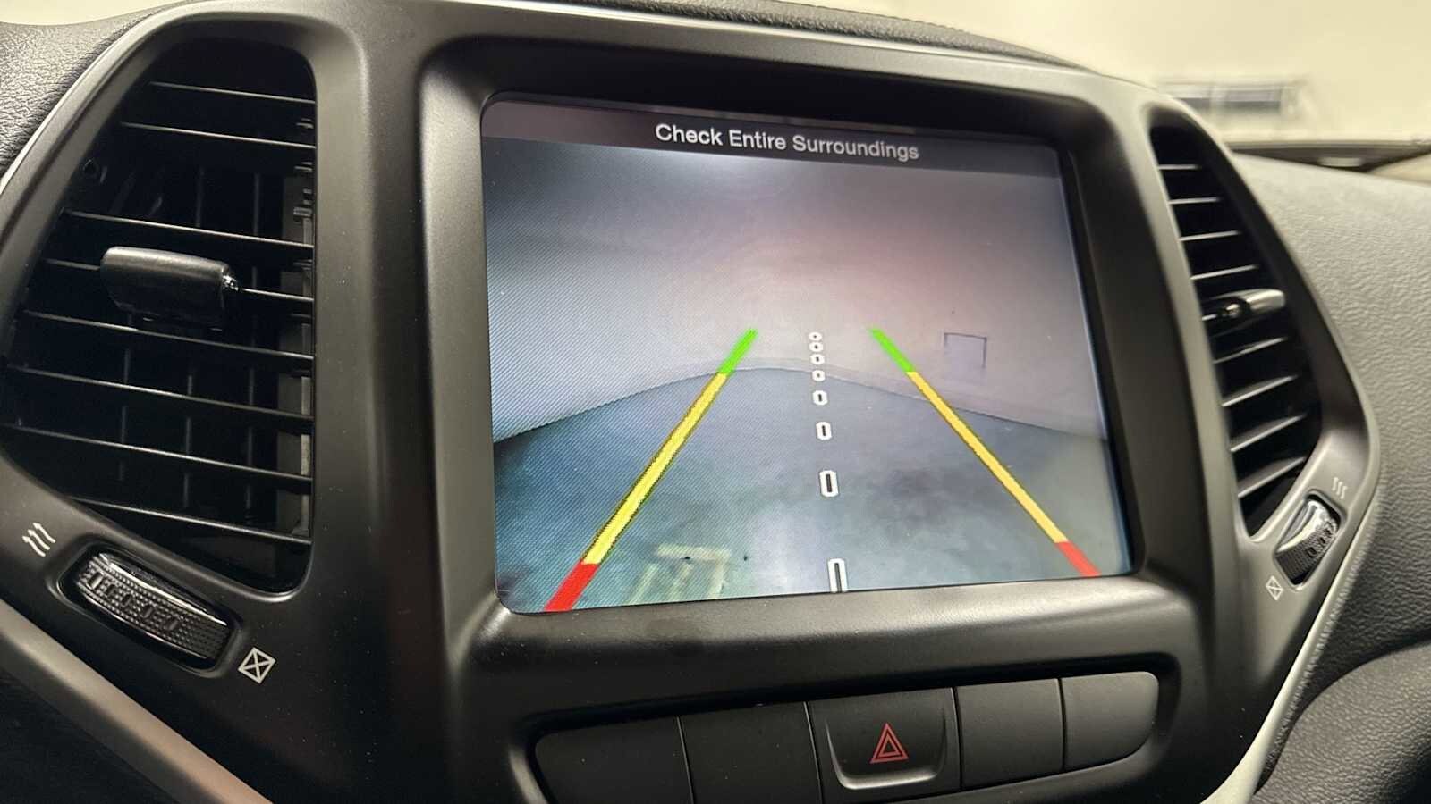 Thumbnail: 2014 Jeep Cherokee - 19