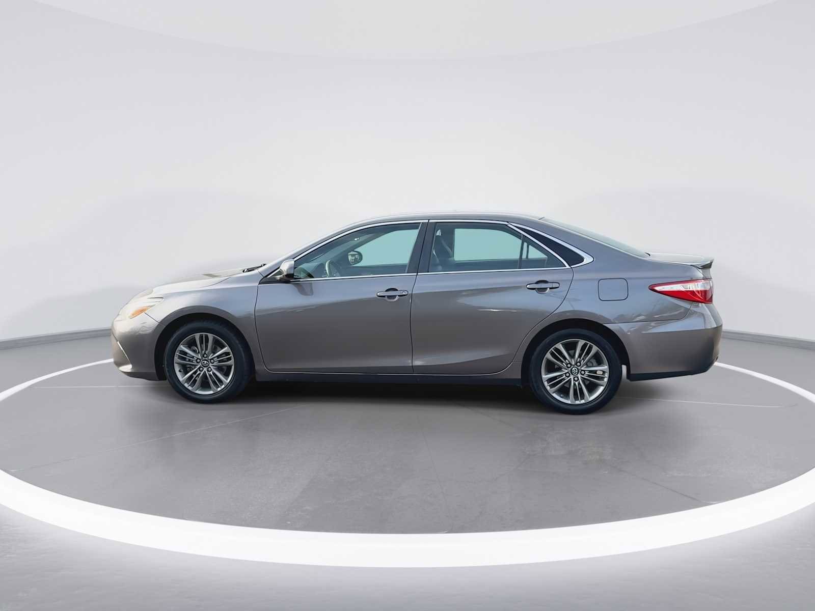 Thumbnail: 2017 Toyota Camry - 5