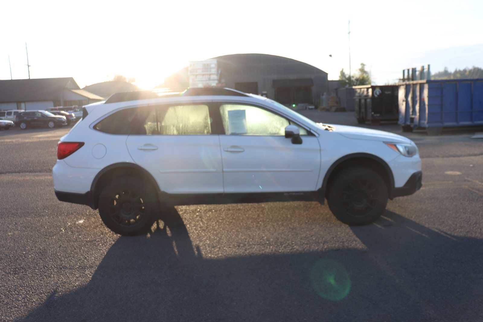 Thumbnail: 2015 Subaru Outback - 4