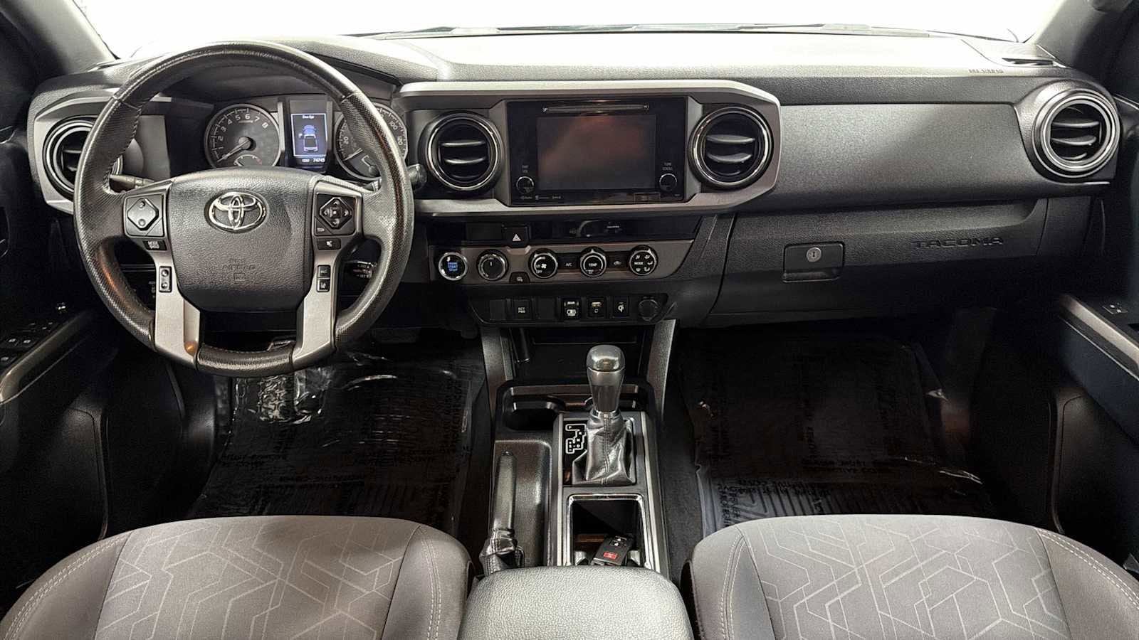 Thumbnail: 2018 Toyota Tacoma - 26