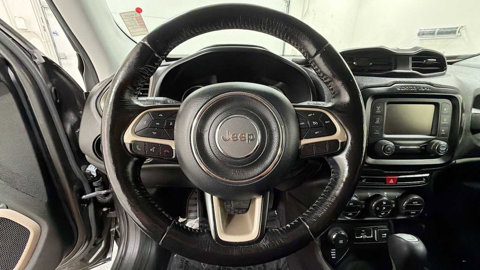 Thumbnail: 2017 Jeep Renegade - 16