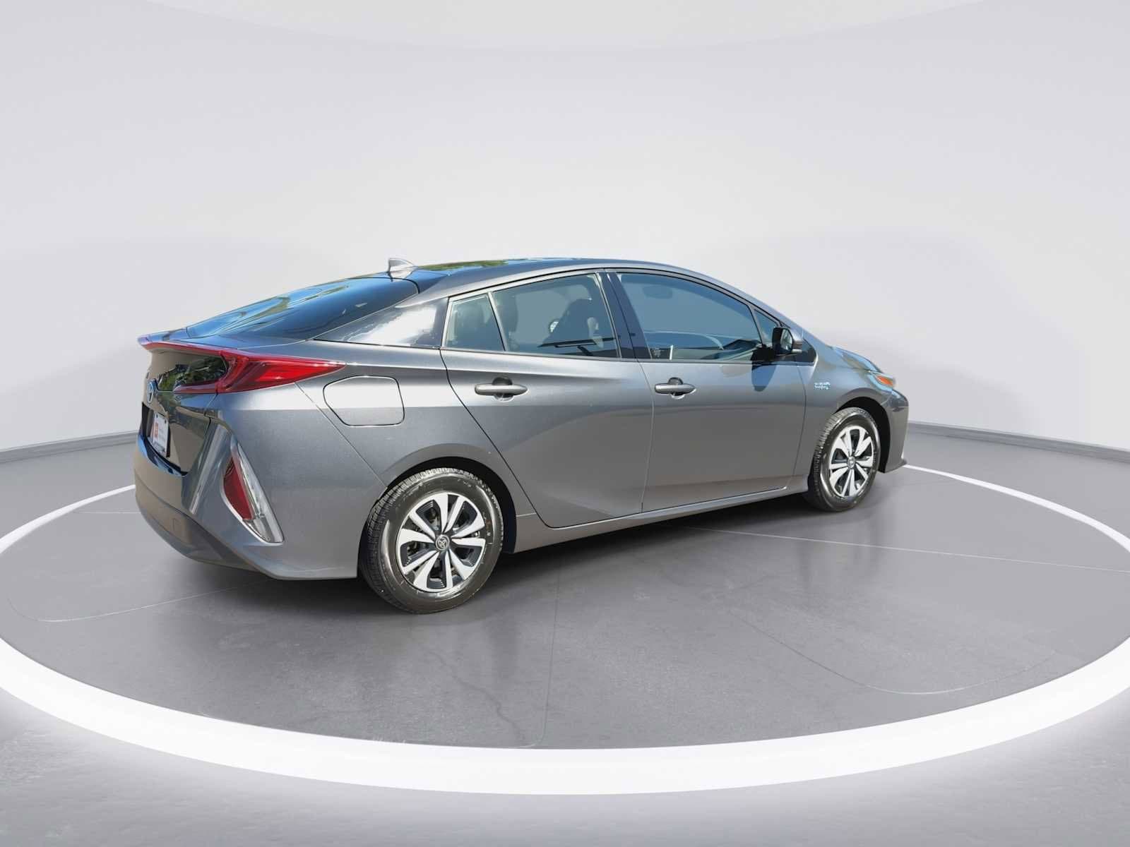 Thumbnail: 2017 Toyota Prius Prime - 8