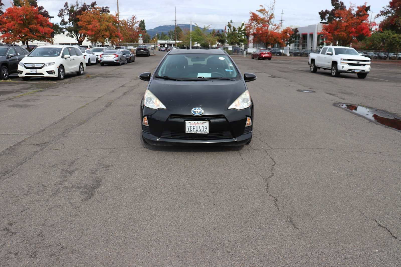 Thumbnail: 2014 Toyota Prius c - 2