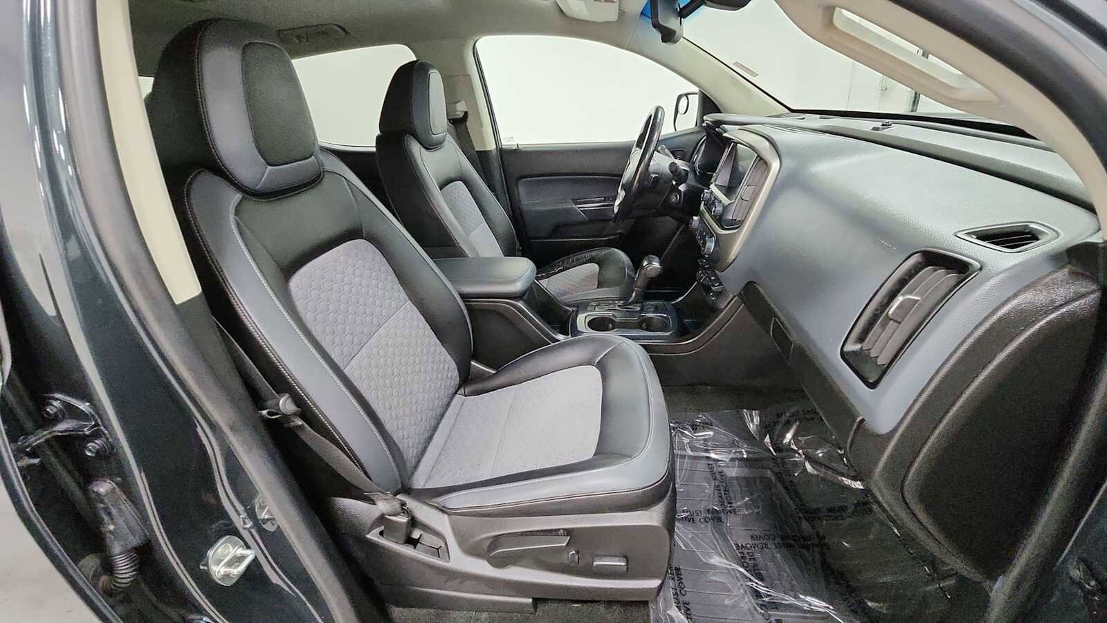 Thumbnail: 2017 Chevrolet Colorado - 28