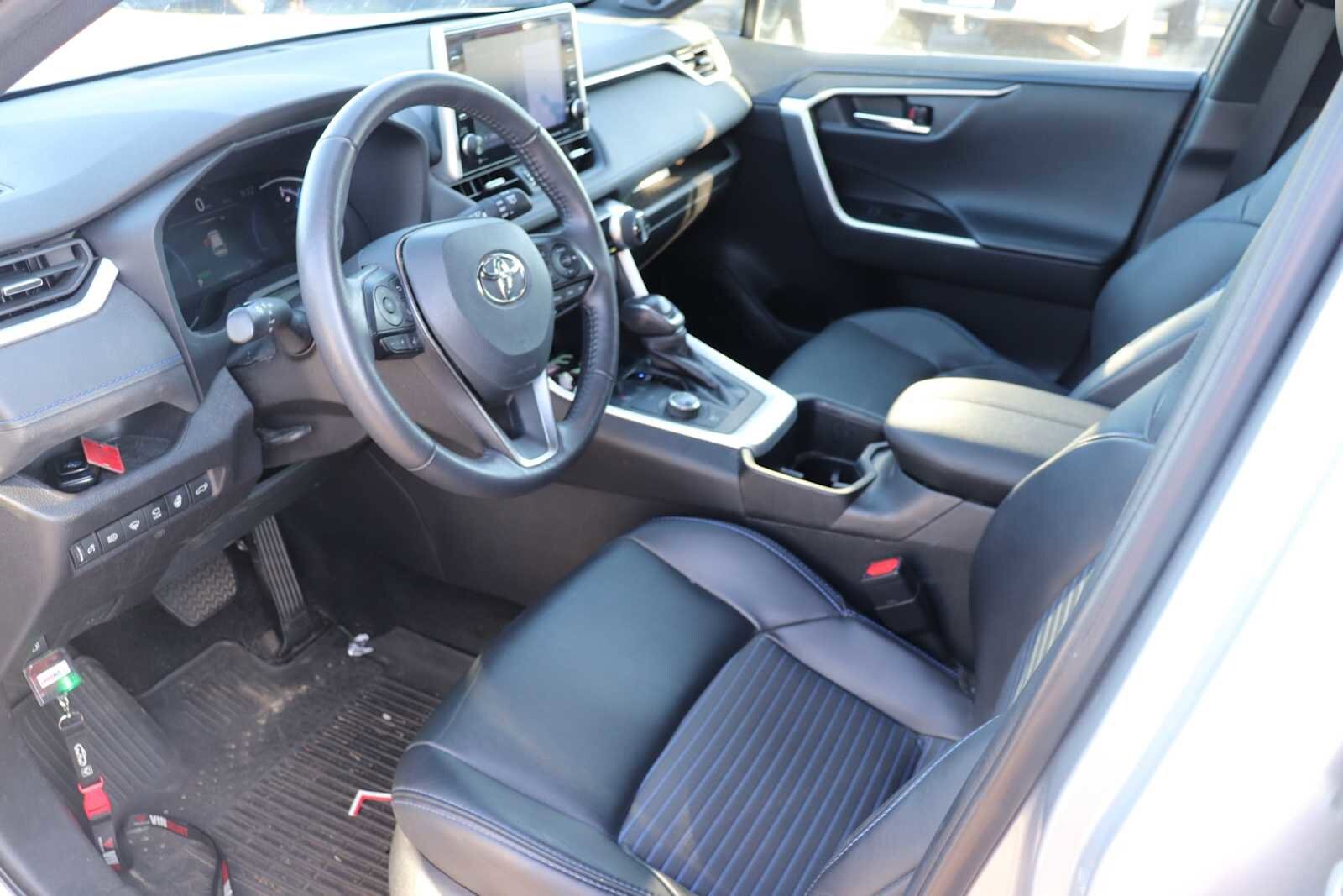 Thumbnail: 2022 Toyota RAV4 - 10