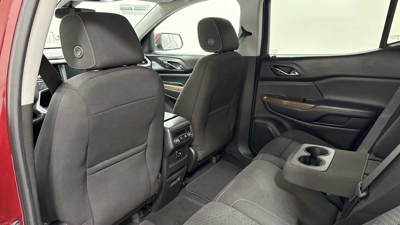 Thumbnail: 2017 GMC Acadia - 24