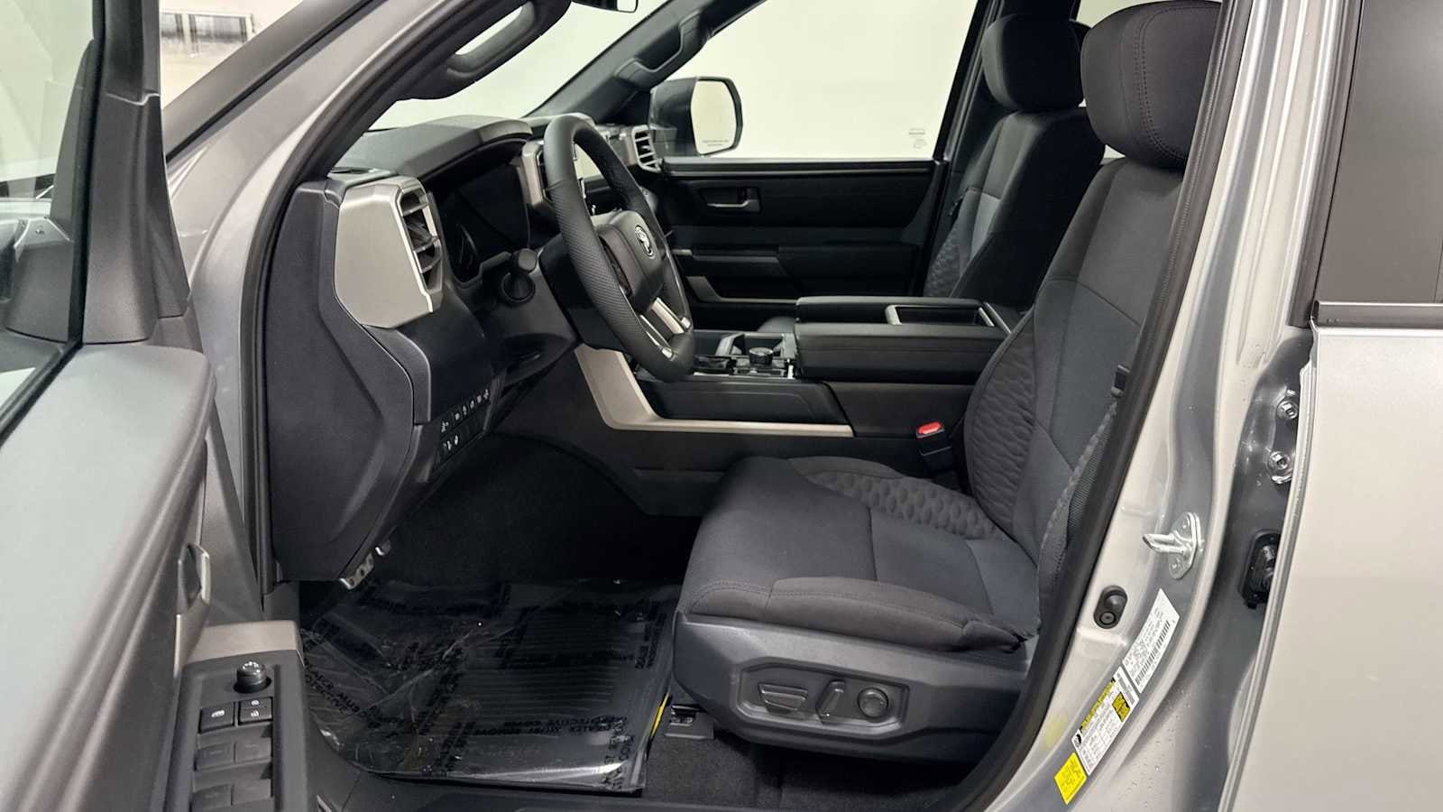 Thumbnail: 2025 Toyota Tundra - 13