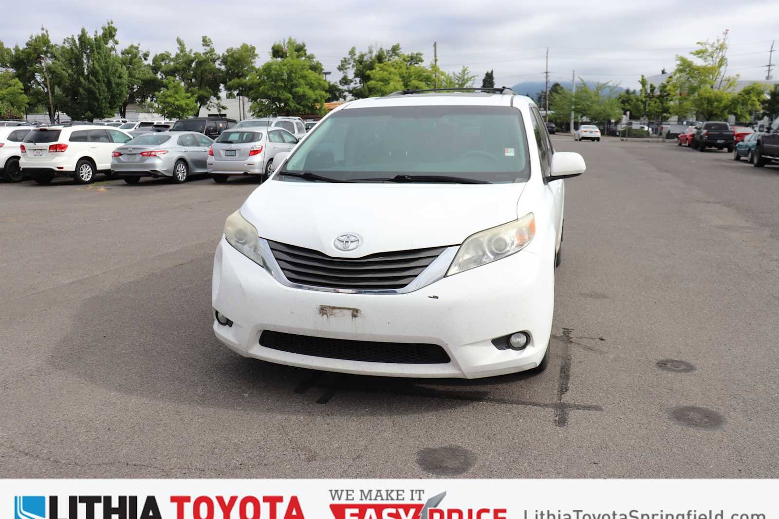 Thumbnail: 2011 Toyota Sienna - 1