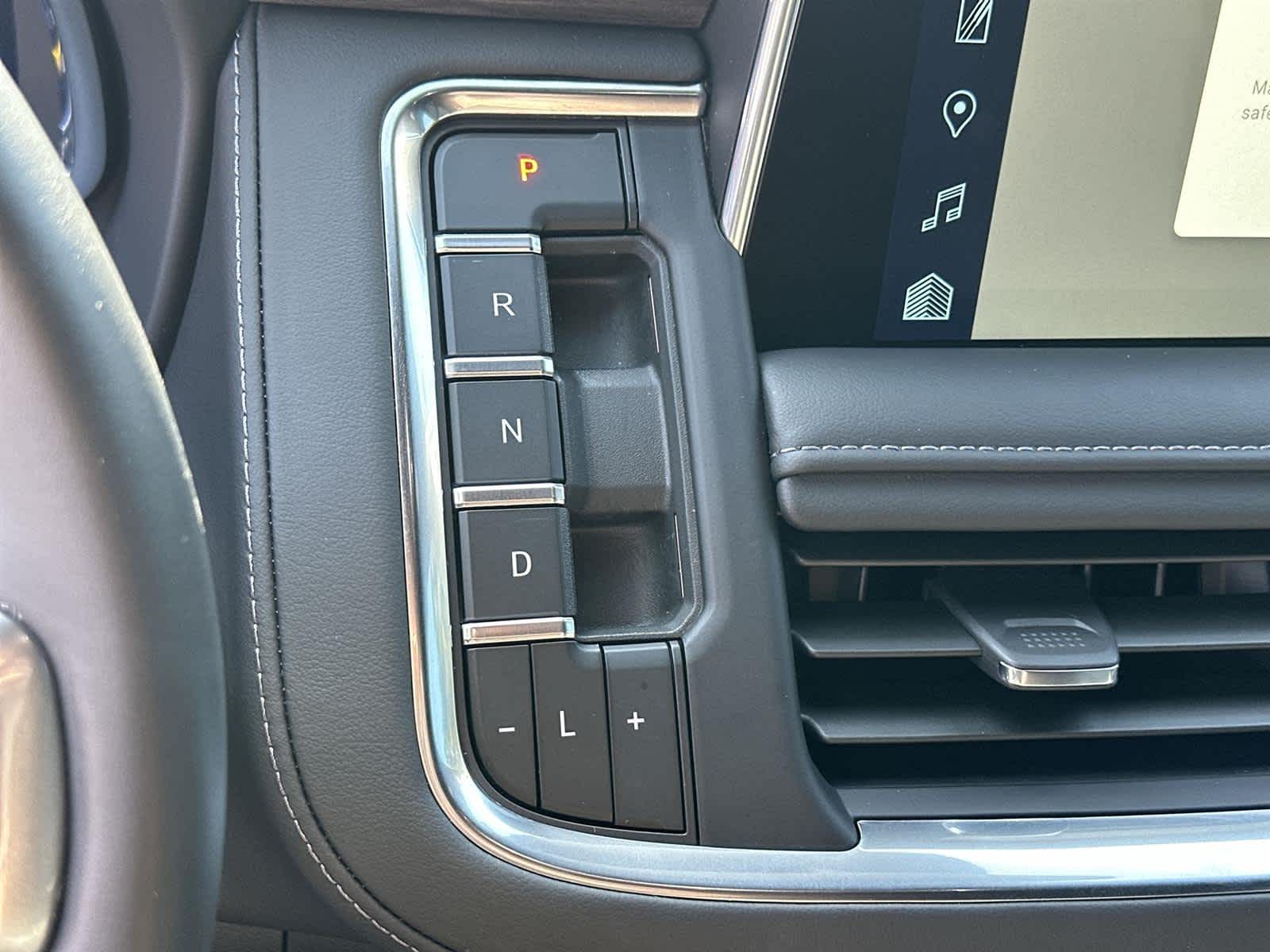 Thumbnail: 2024 Chevrolet Tahoe - 18