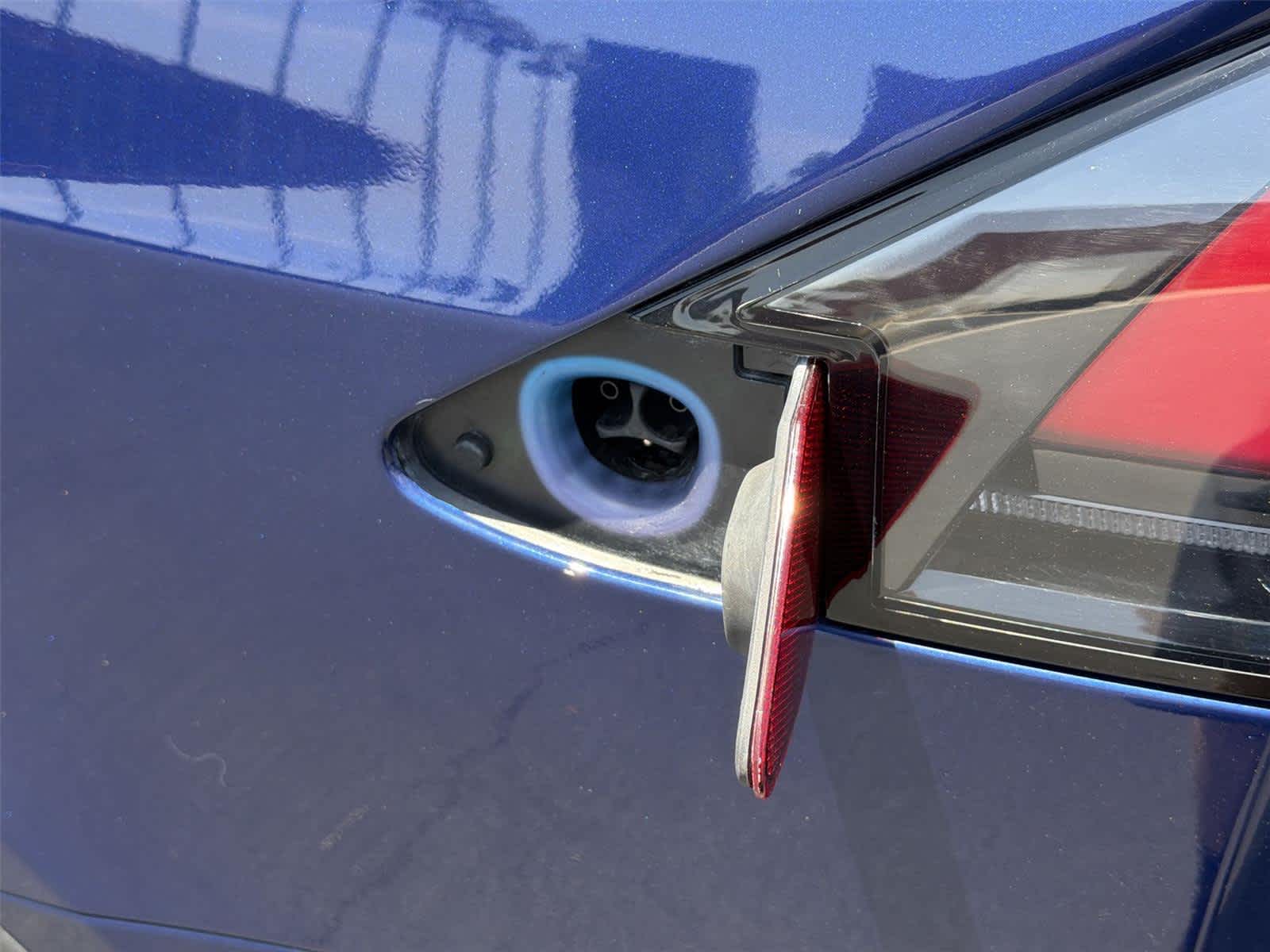 Thumbnail: 2022 Tesla Model X - 10