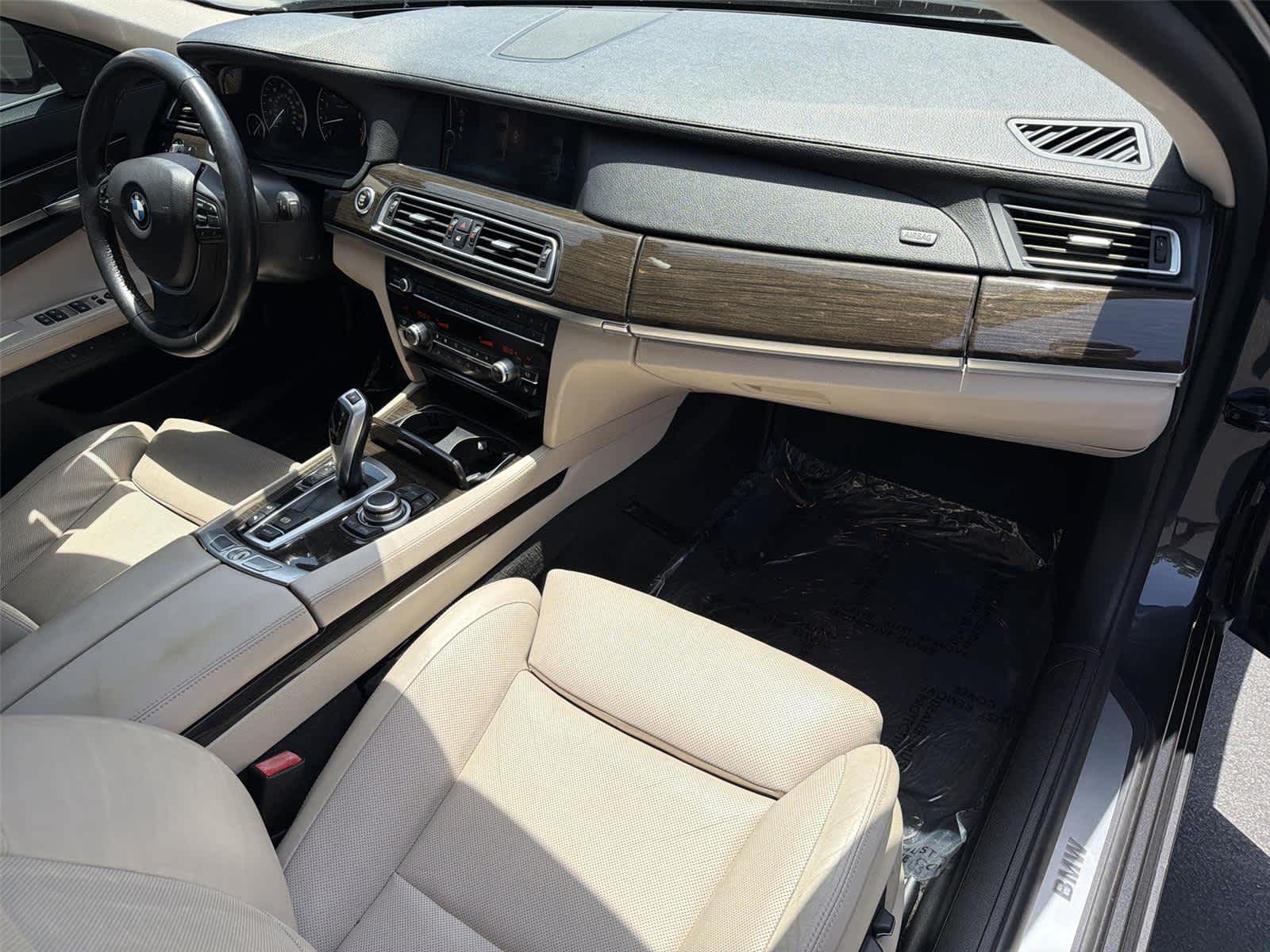 Thumbnail: 2012 BMW 7 Series - 13