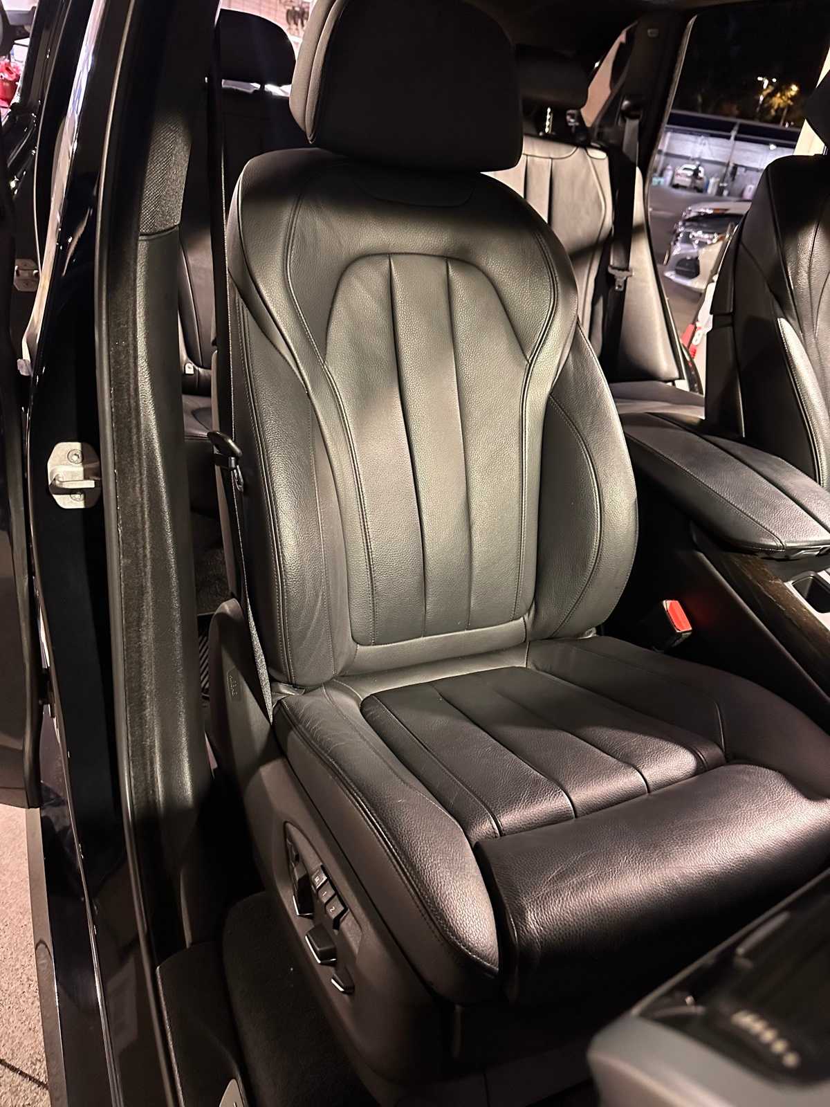 Thumbnail: 2014 BMW X5 - 14