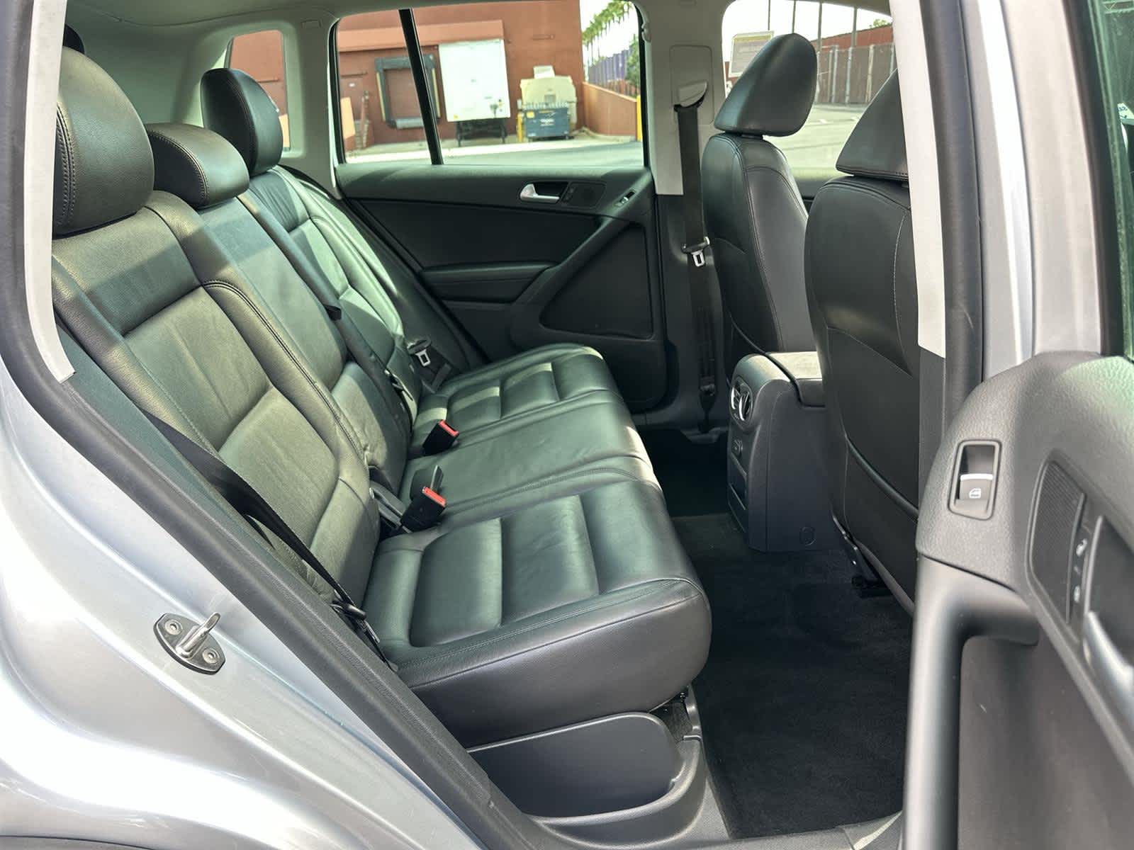 Thumbnail: 2017 Volkswagen Tiguan - 13