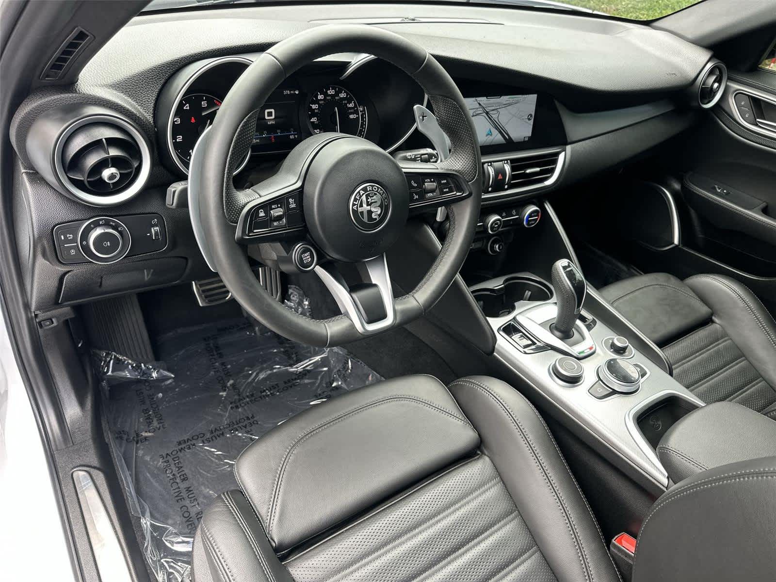 Thumbnail: 2023 Alfa Romeo Giulia - 2