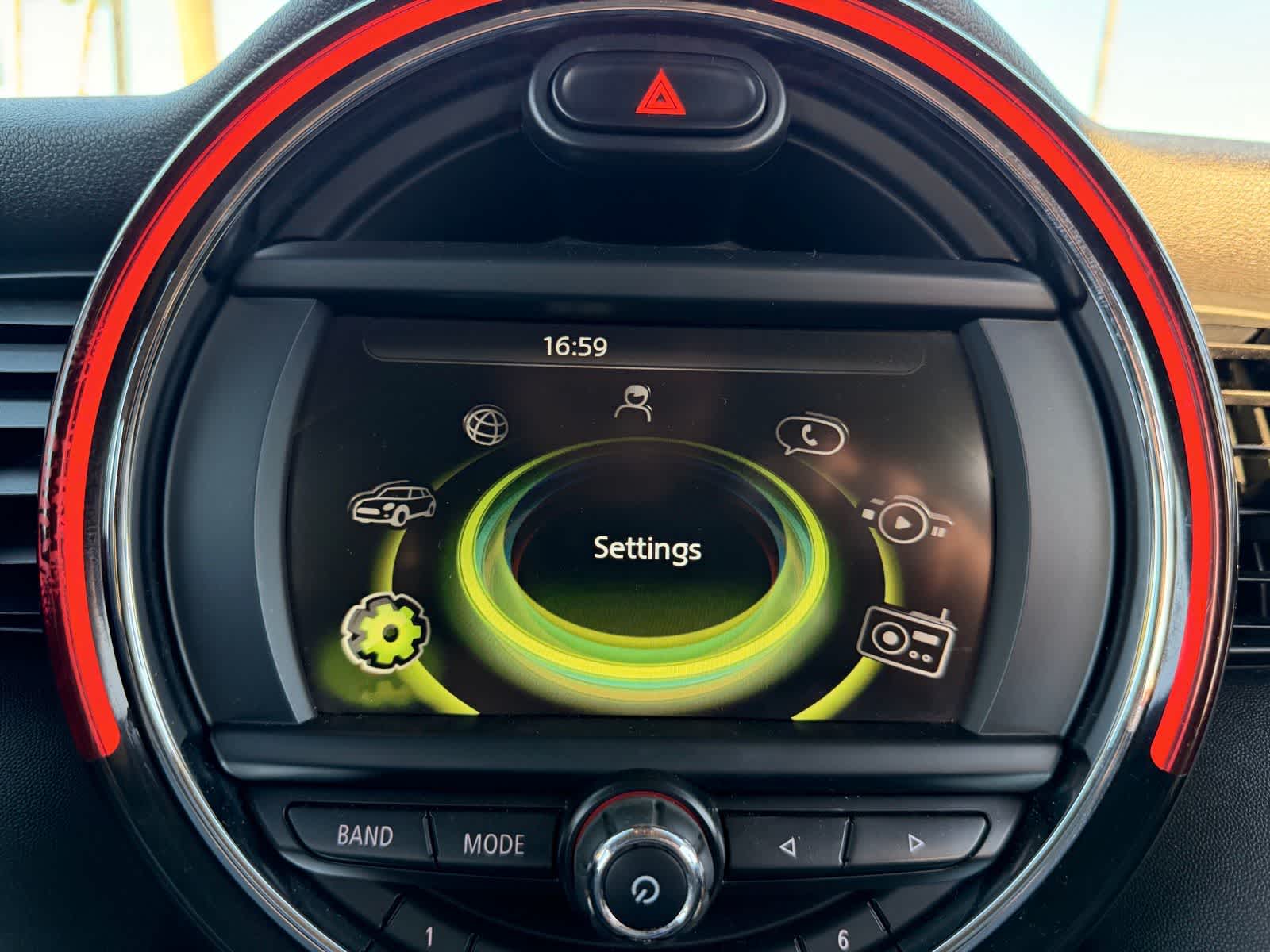 Thumbnail: 2017 MINI Cooper Hardtop - 13