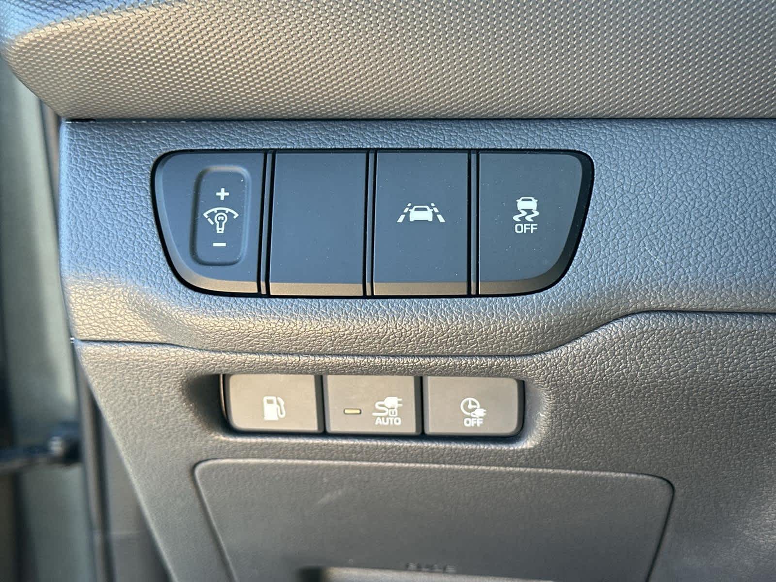 Thumbnail: 2022 Hyundai Ioniq - 28