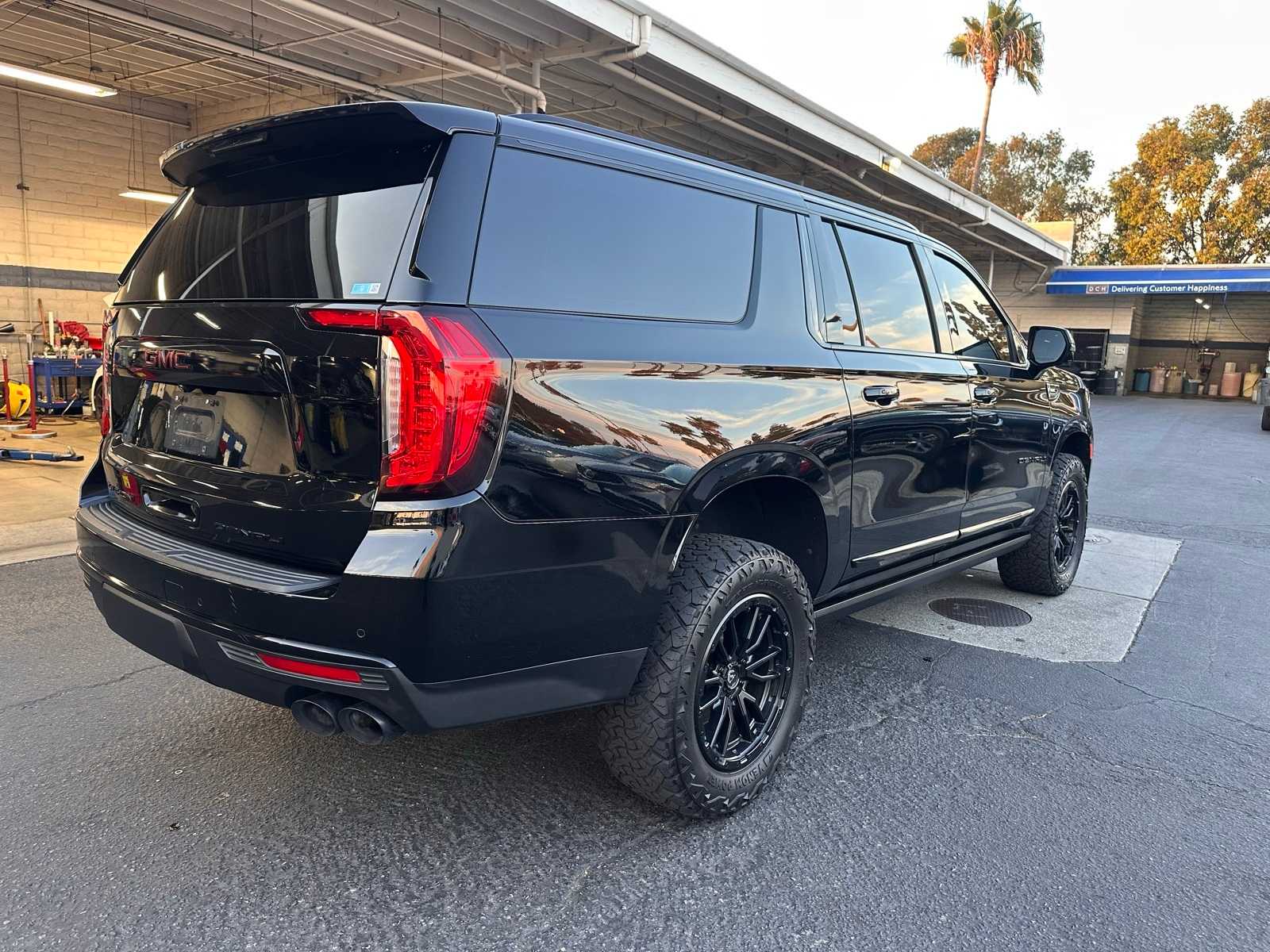 Thumbnail: 2022 GMC Yukon XL - 5