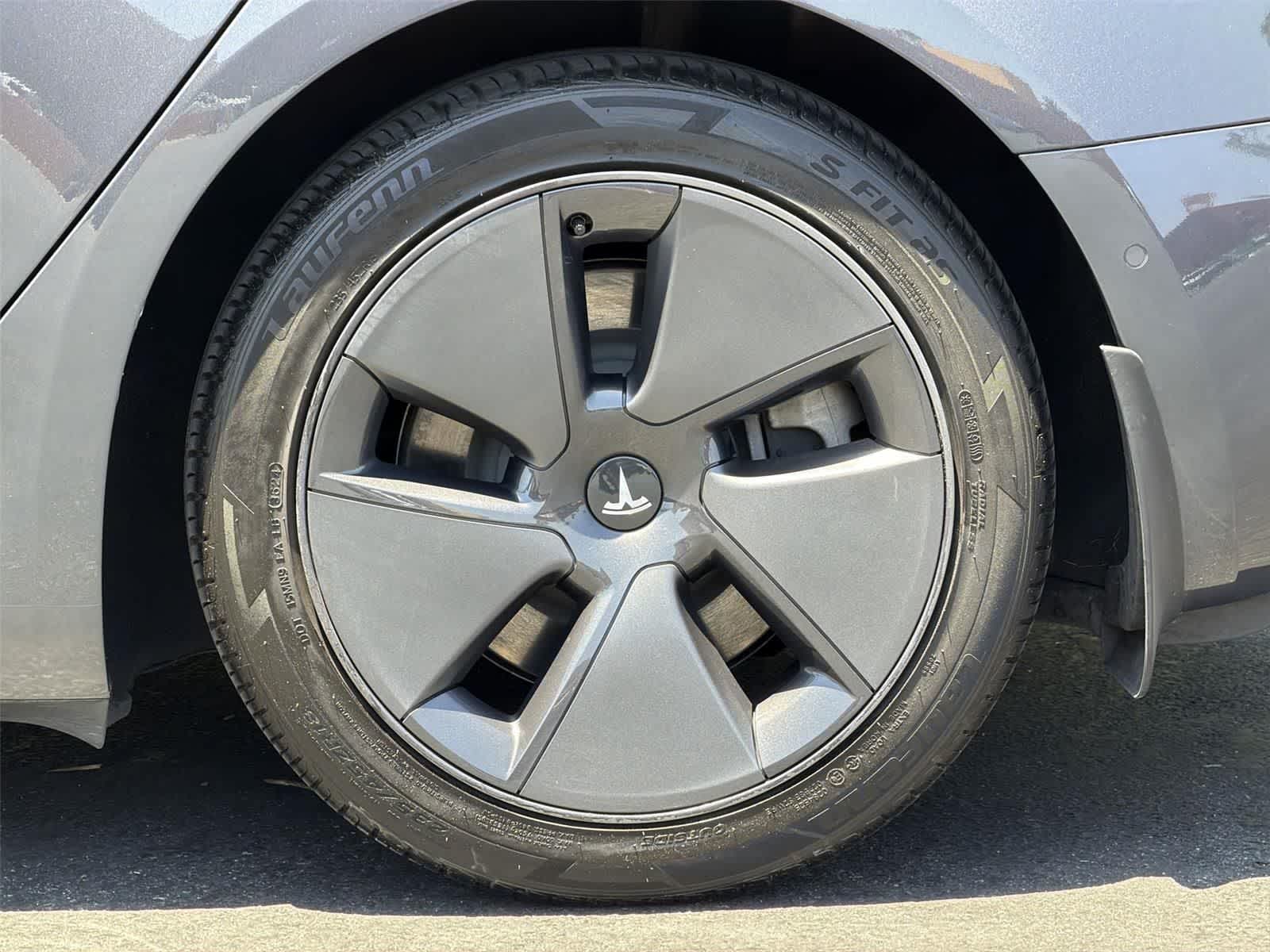 Thumbnail: 2022 Tesla Model 3 - 9