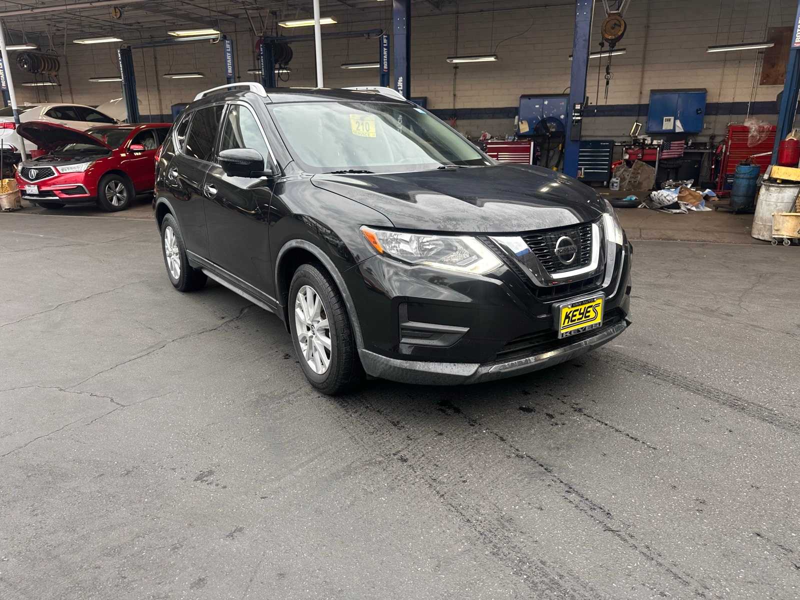 Thumbnail: 2017 Nissan Rogue - 7