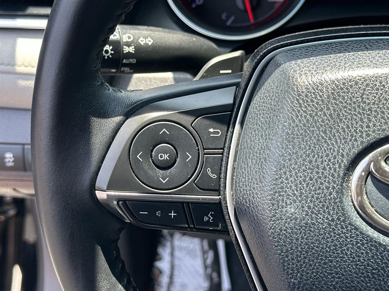 2018 Toyota Camry XSE 23