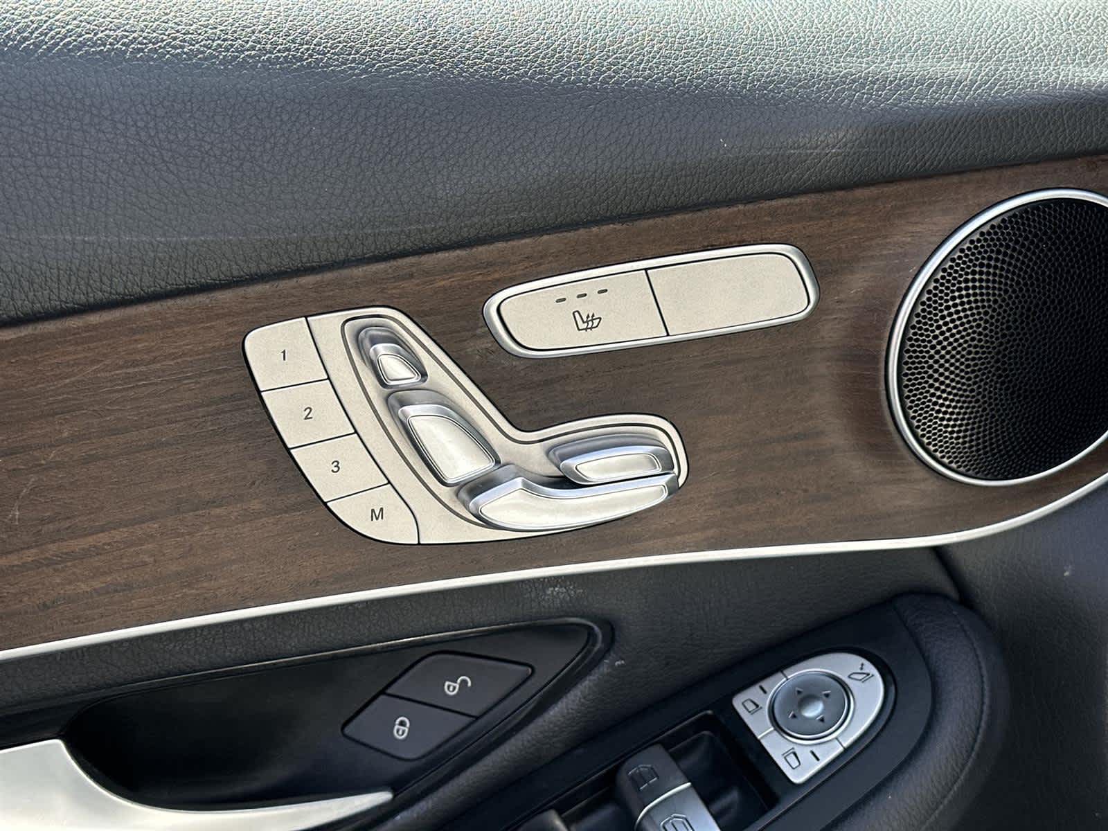 Thumbnail: 2020 Mercedes-Benz GLC - 23
