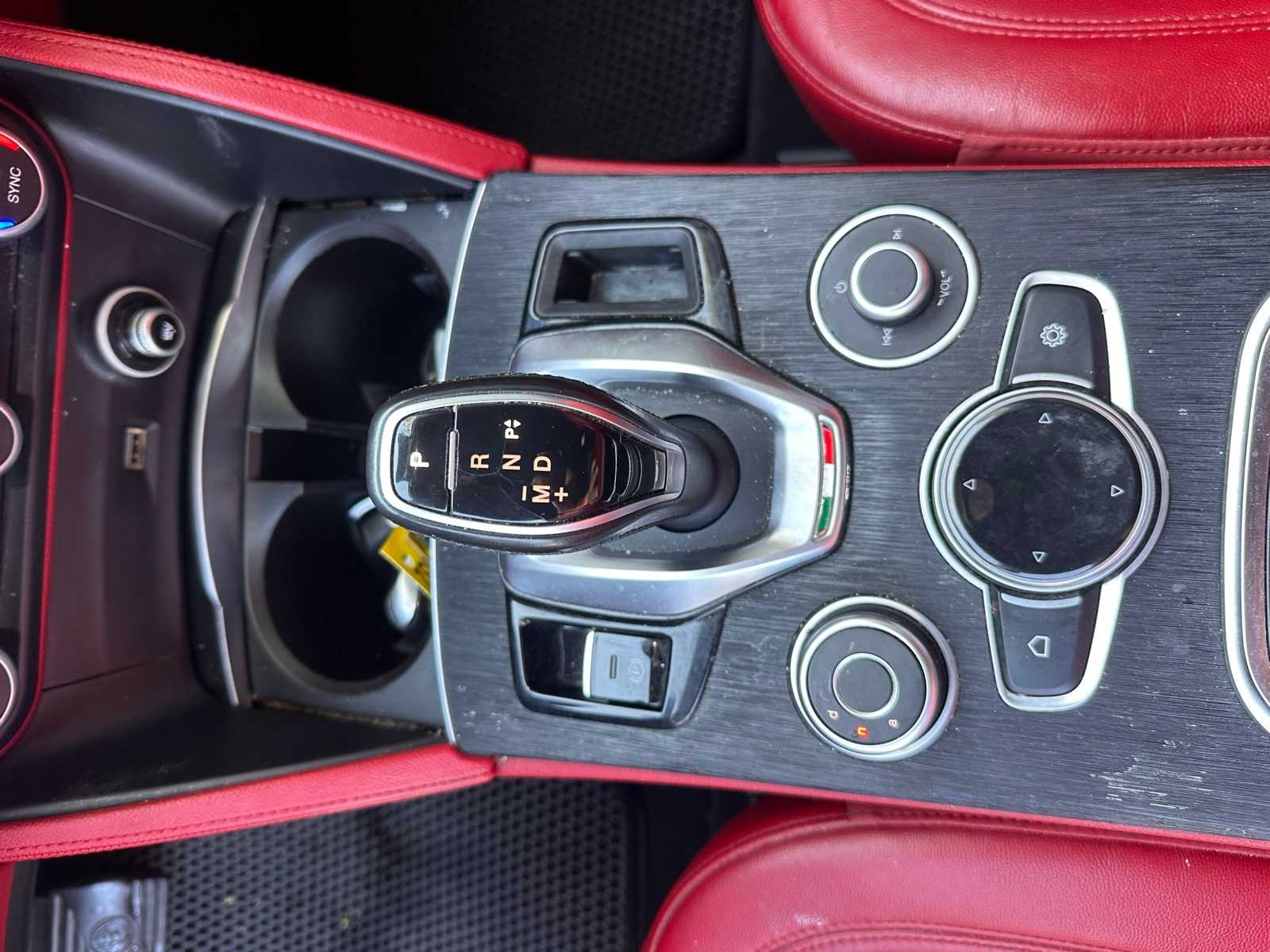 Thumbnail: 2020 Alfa Romeo Stelvio - 18