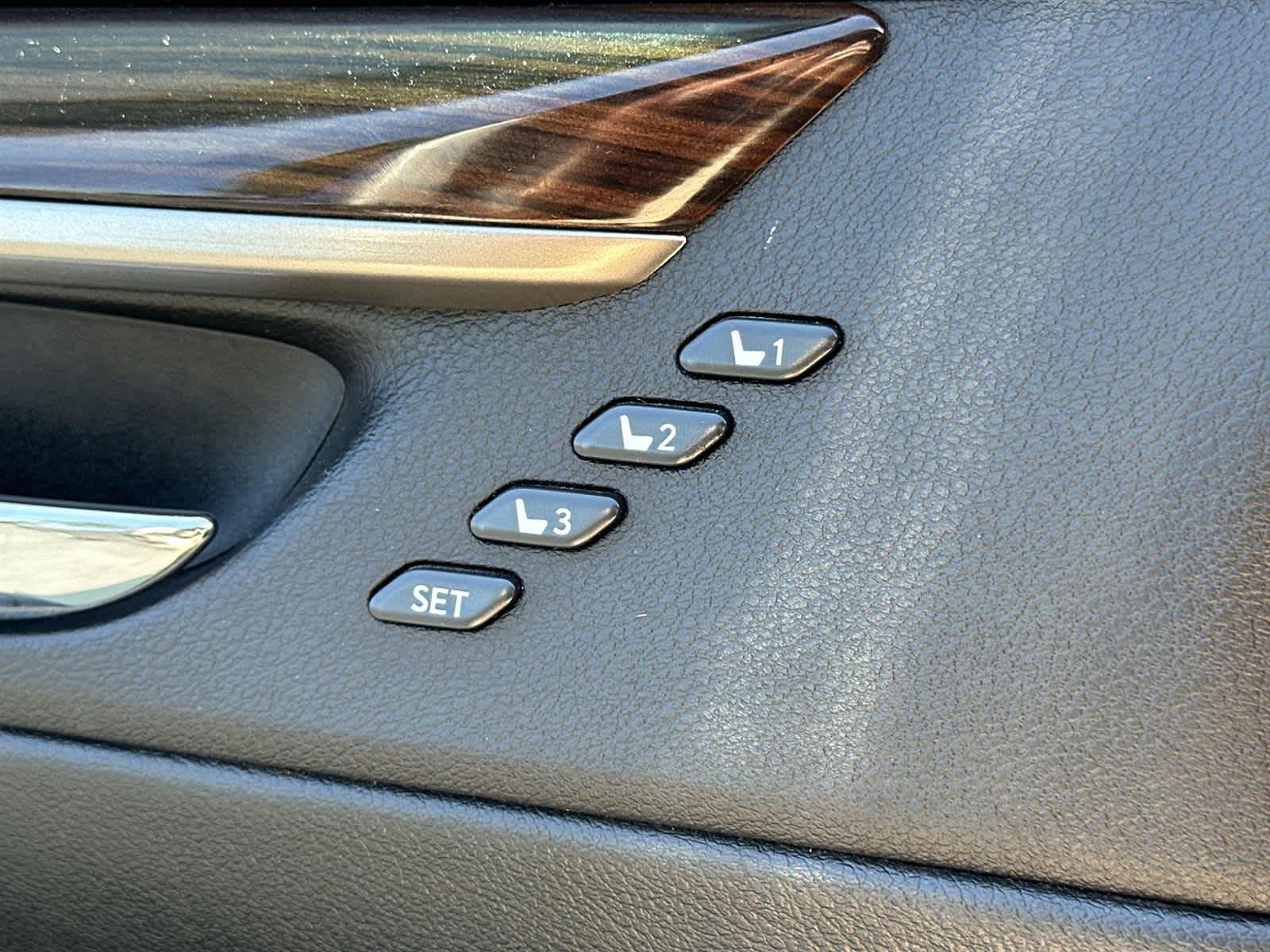 Thumbnail: 2017 Lexus ES - 30