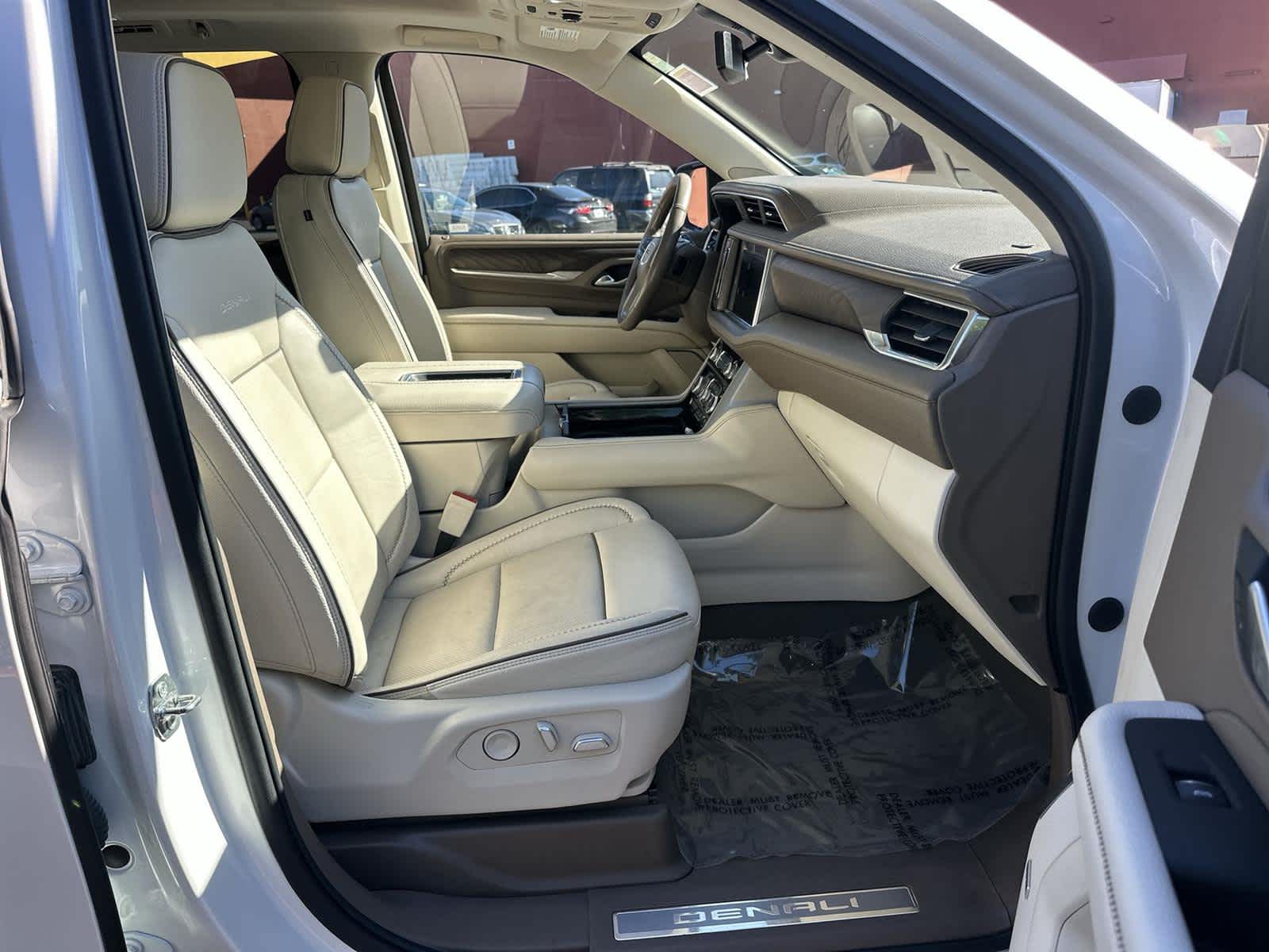 Thumbnail: 2022 GMC Yukon - 14