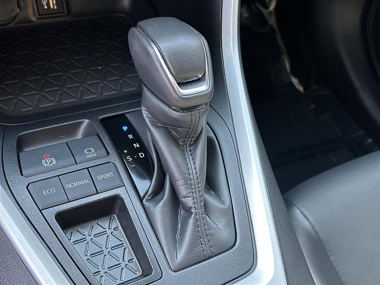 Thumbnail: 2025 Toyota RAV4 - 18