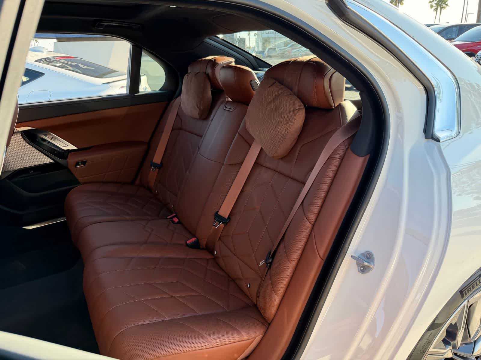 Thumbnail: 2025 BMW i7 - 10