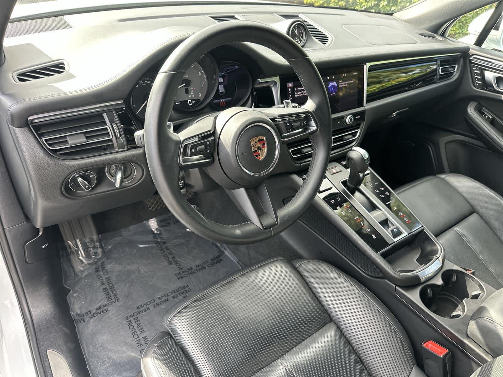 Thumbnail: 2023 Porsche Macan - 2