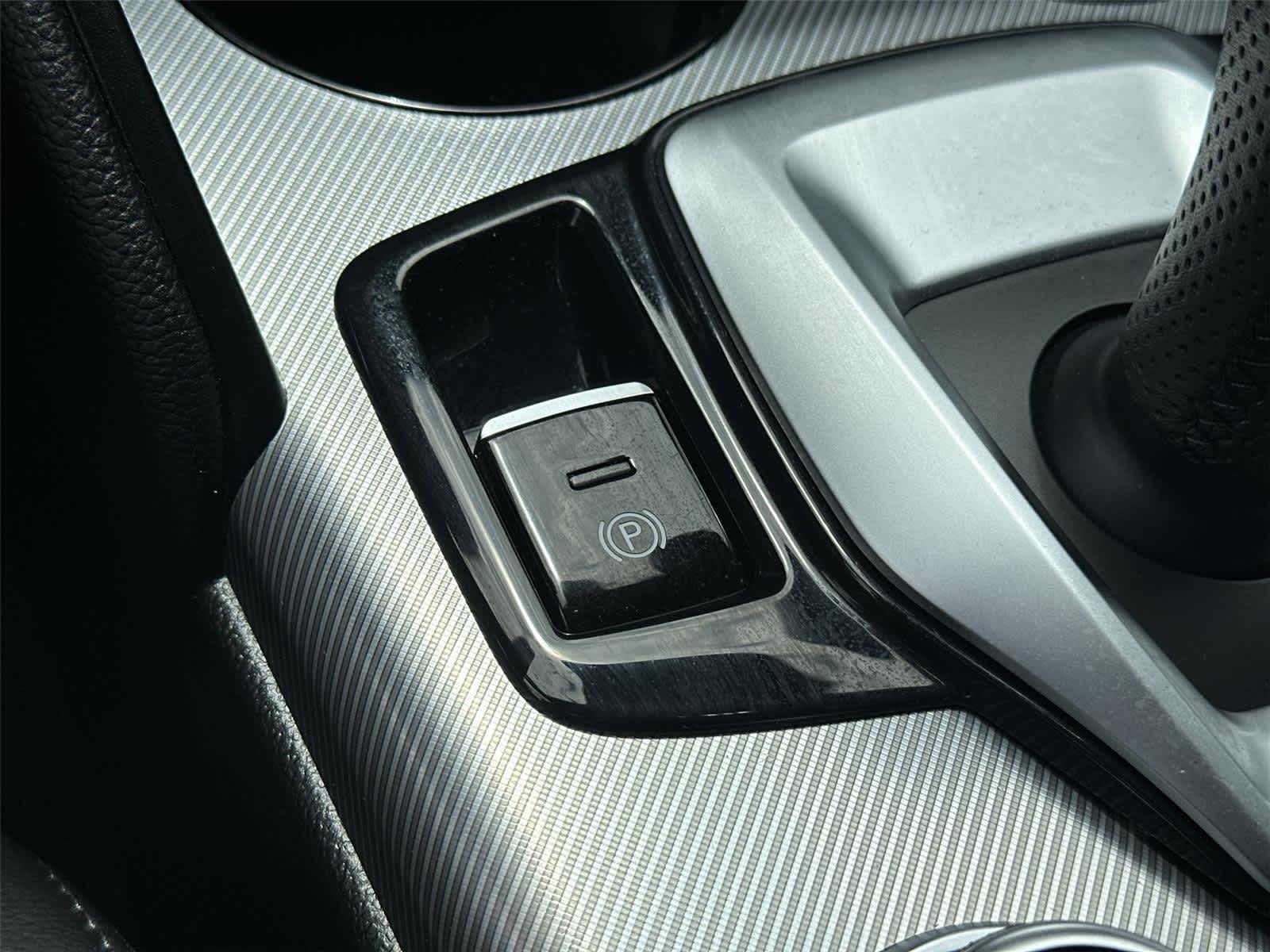 Thumbnail: 2023 Alfa Romeo Giulia - 29