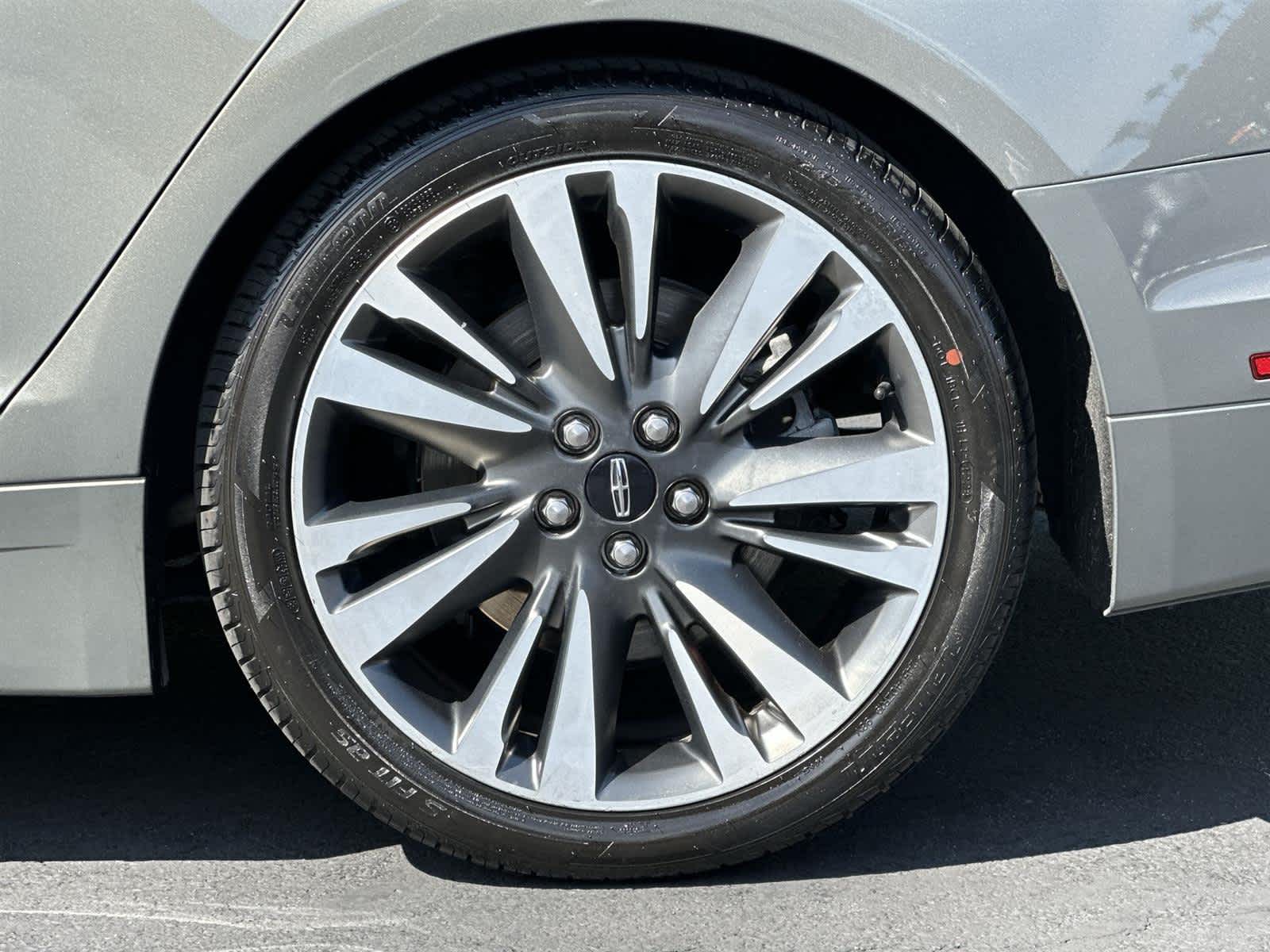 Thumbnail: 2017 Lincoln MKZ - 8