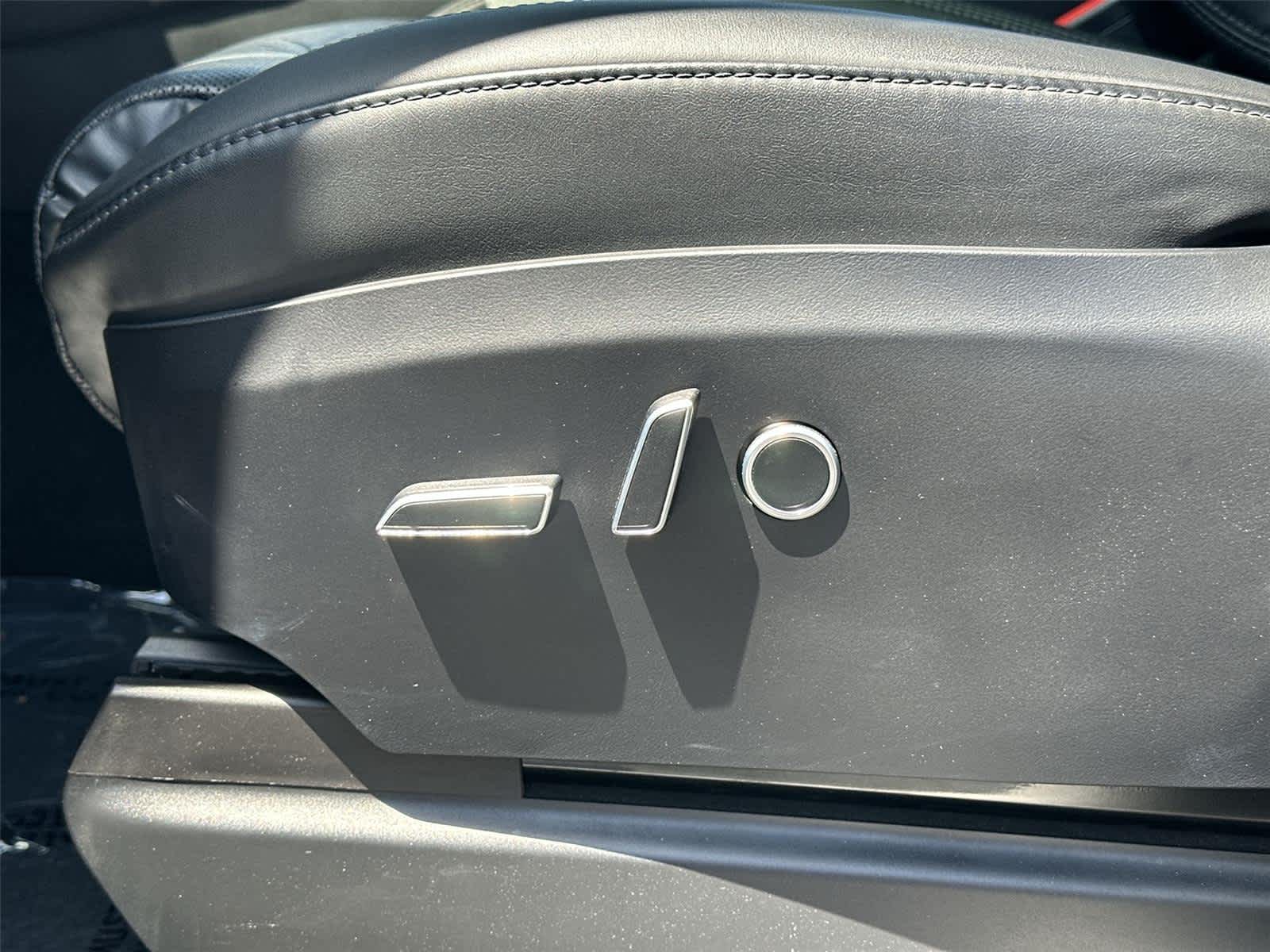 Thumbnail: 2023 Tesla Model X - 24