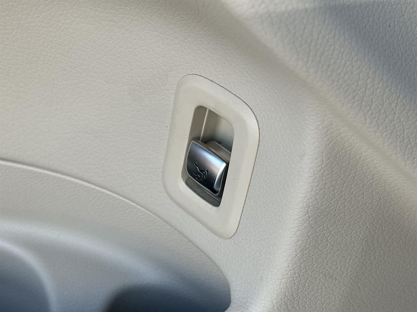 Thumbnail: 2018 Mercedes-Benz GLC - 31