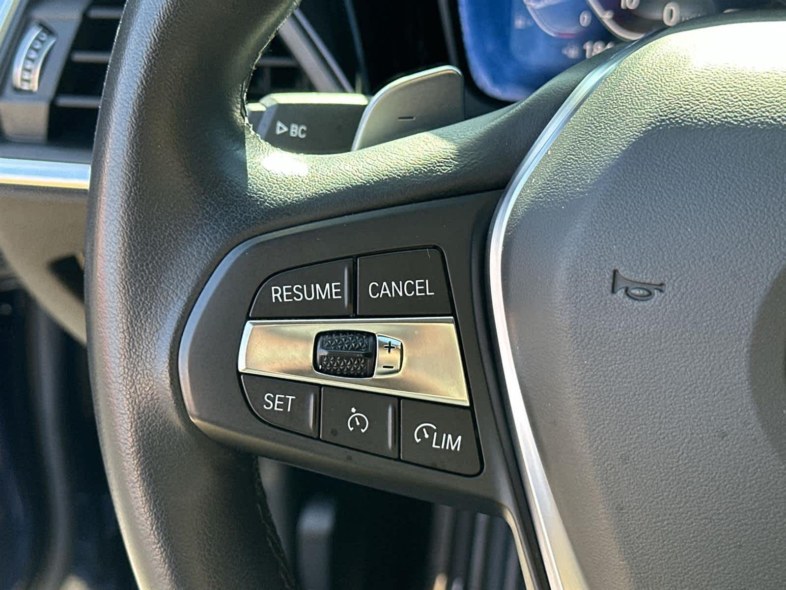 Thumbnail: 2022 BMW 3 Series - 23